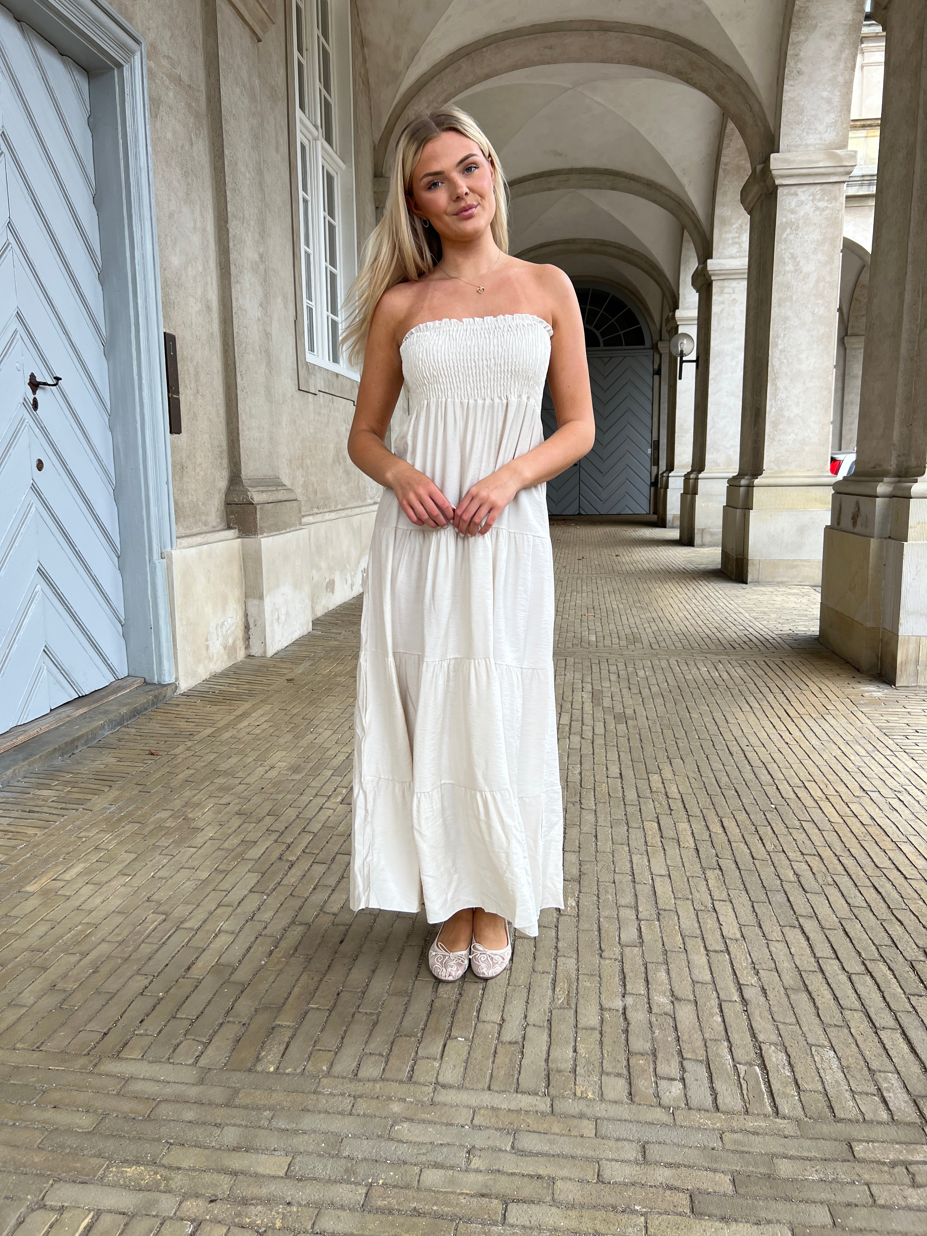 Syma beige summer dress