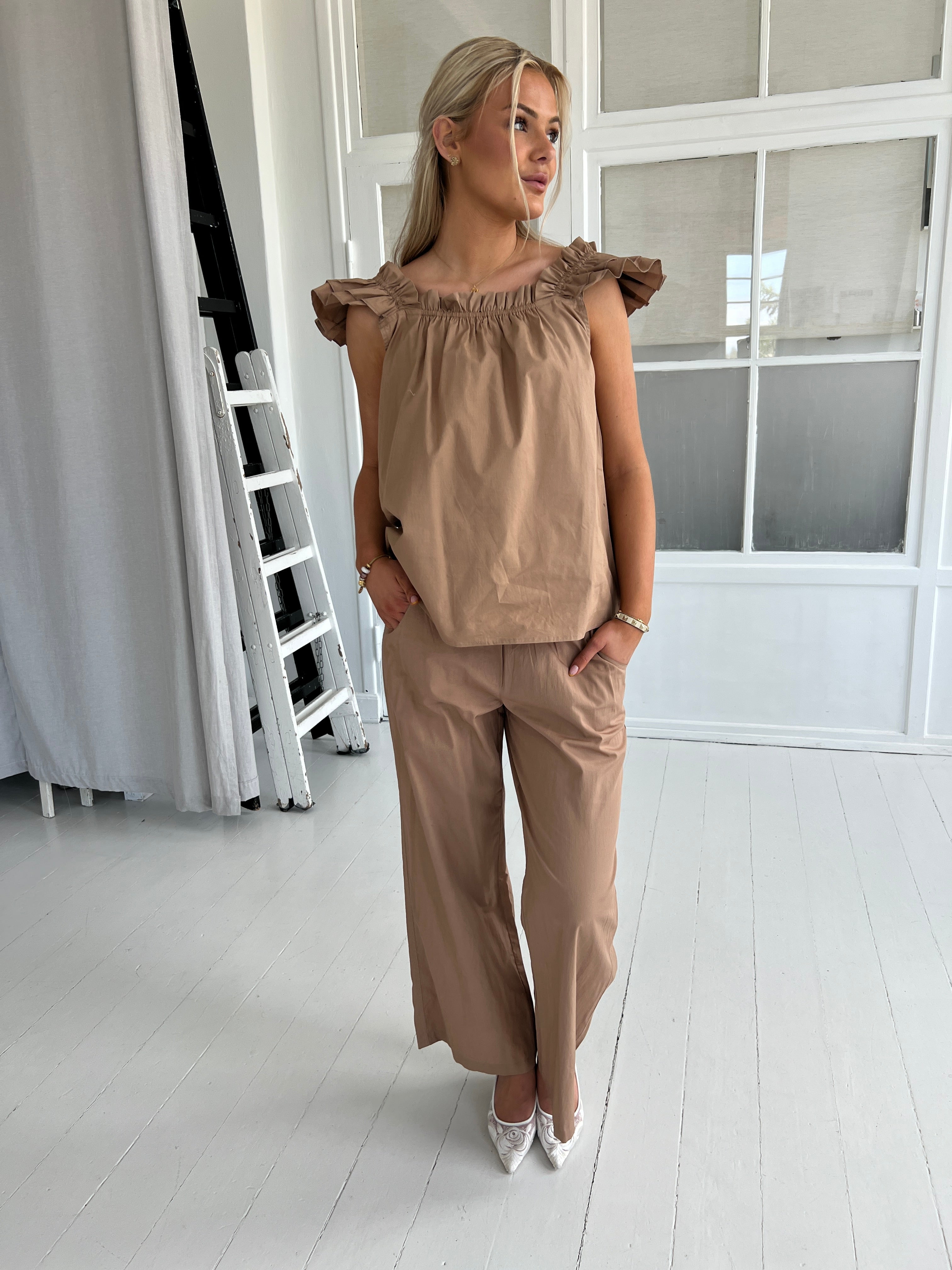 Gaspar Carmen sand top