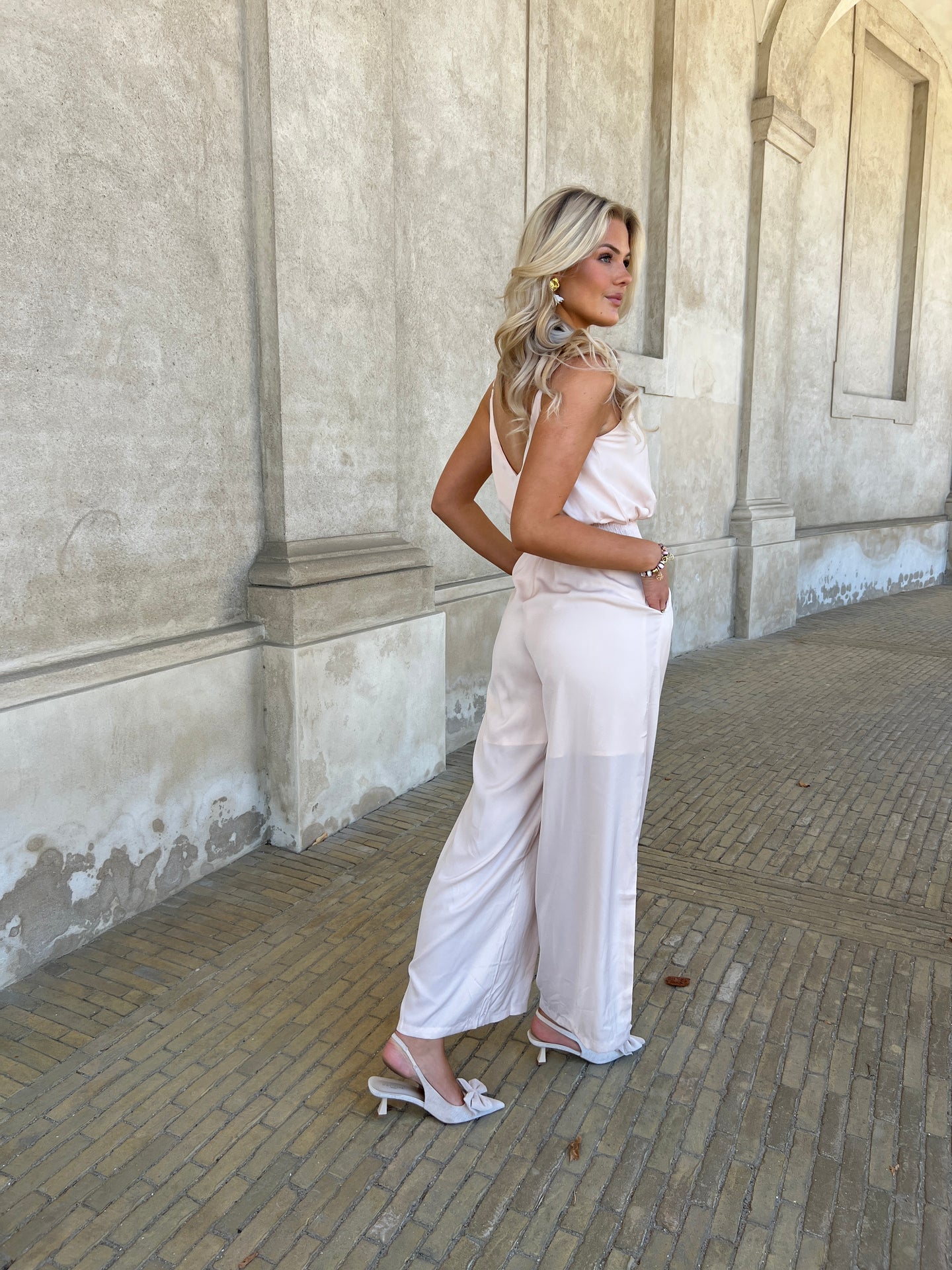 Elli powder satin jumpsuite