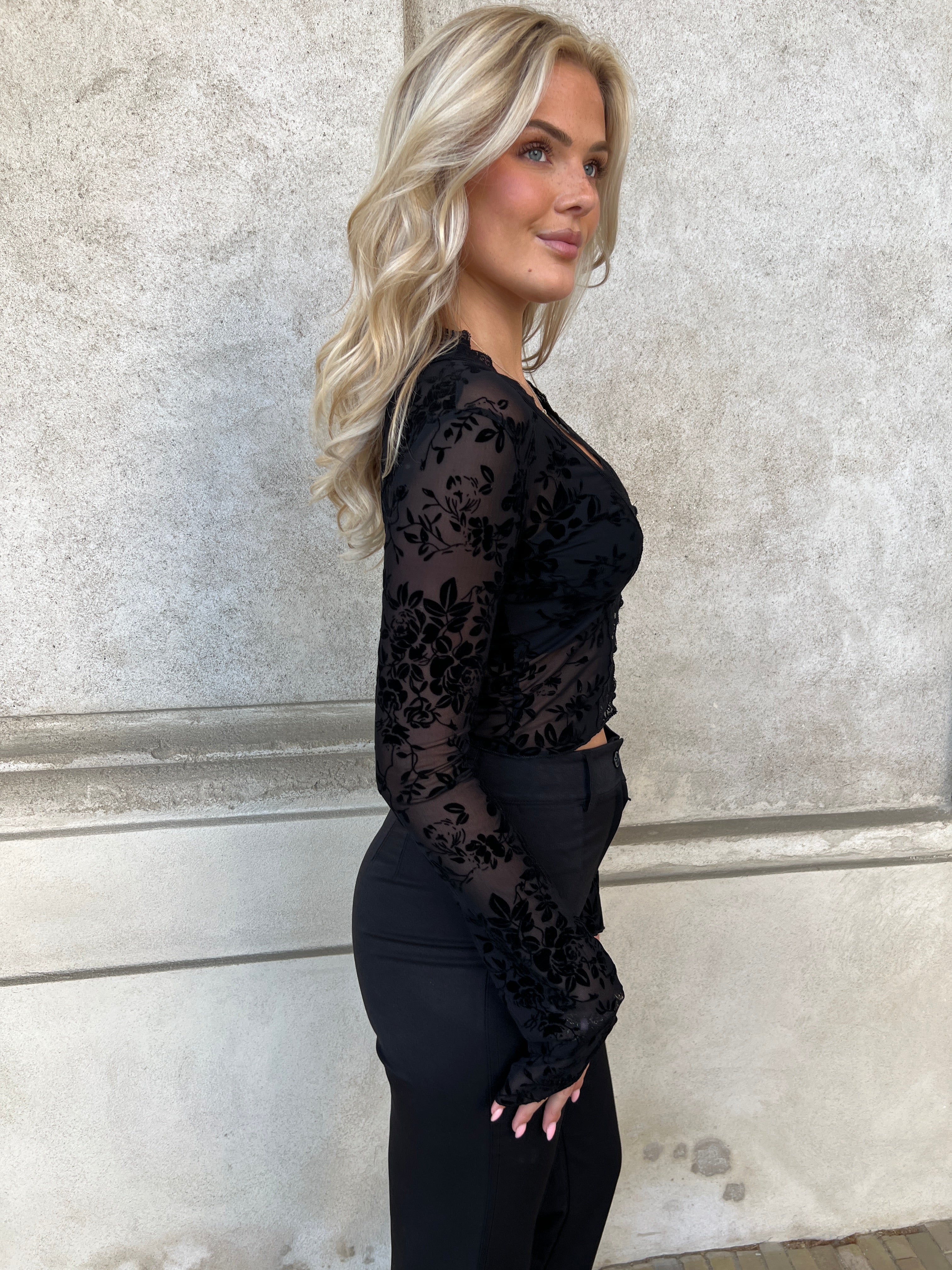 Fleur short lace blouse