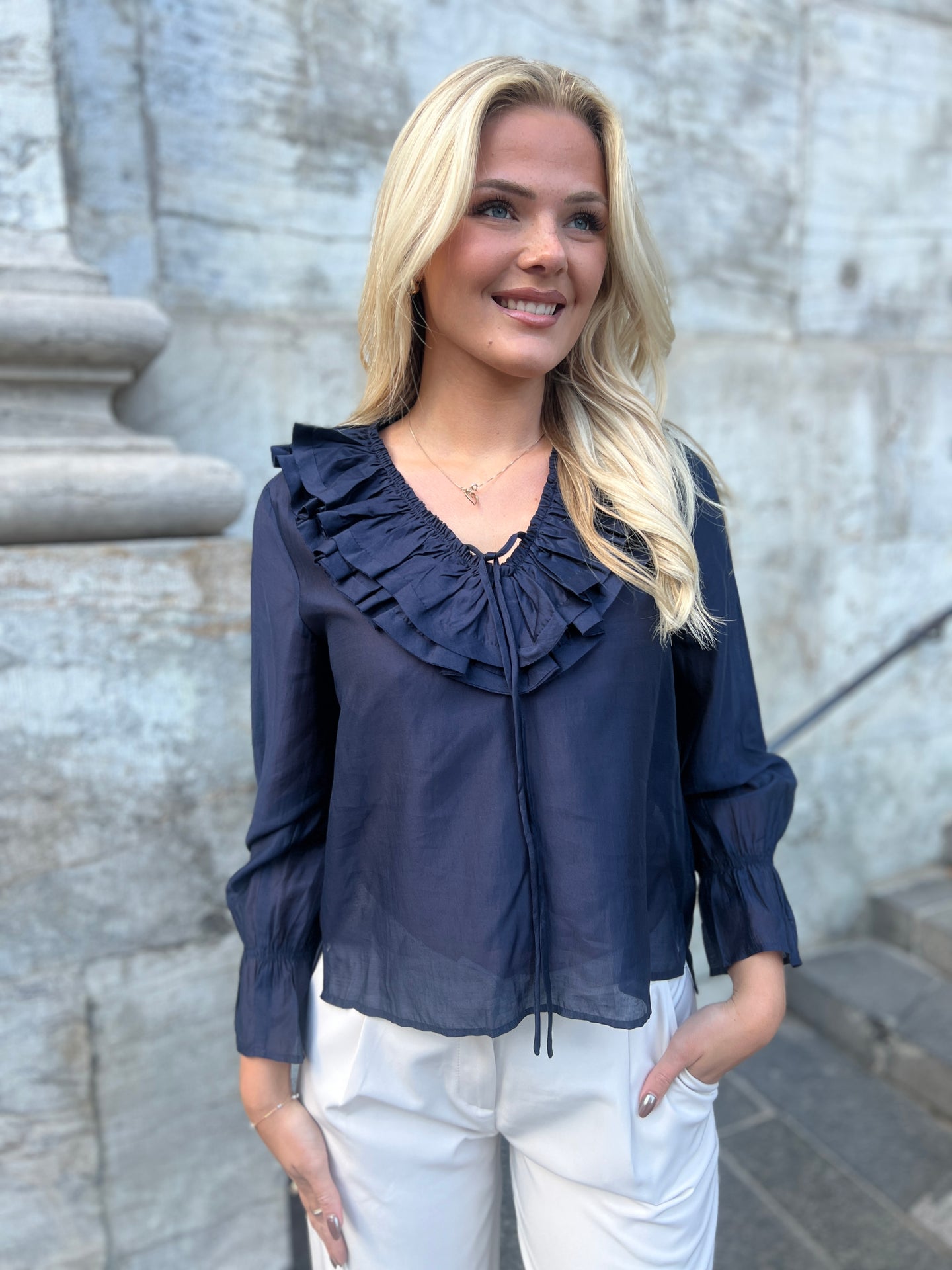 Continue - Bluse - Jody L/S - Navy blue