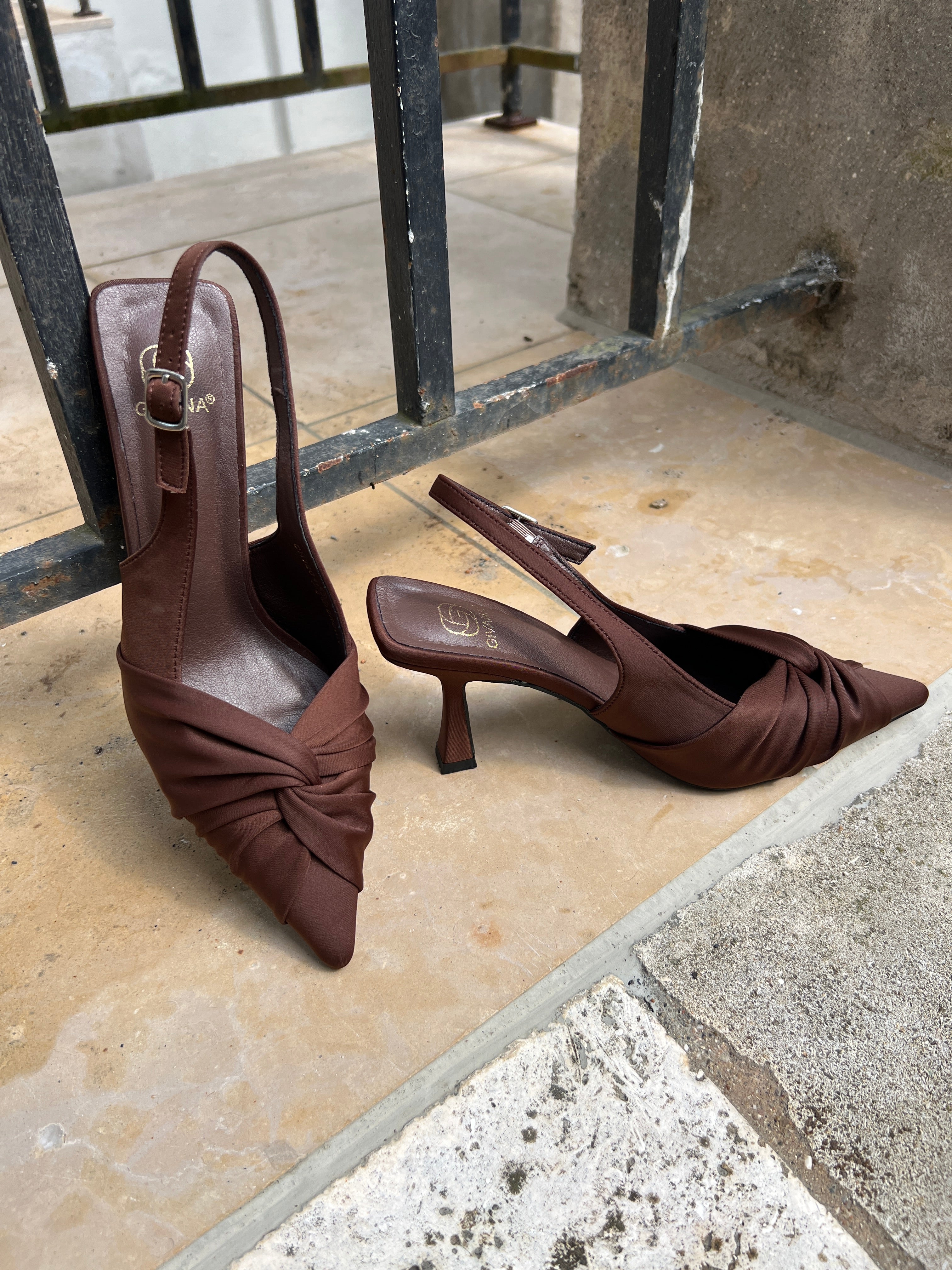 Givana brown heel