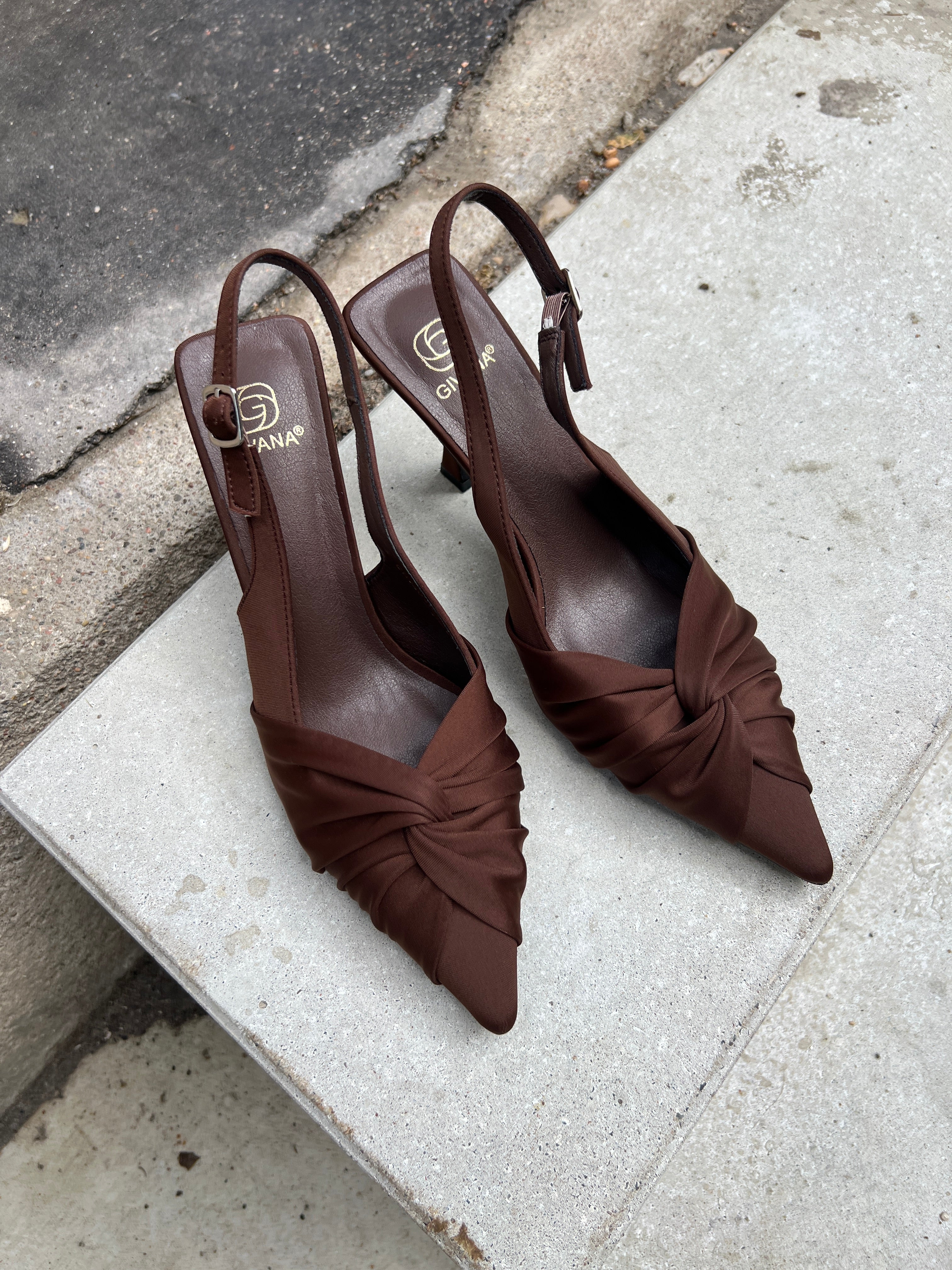 Givana brown heel