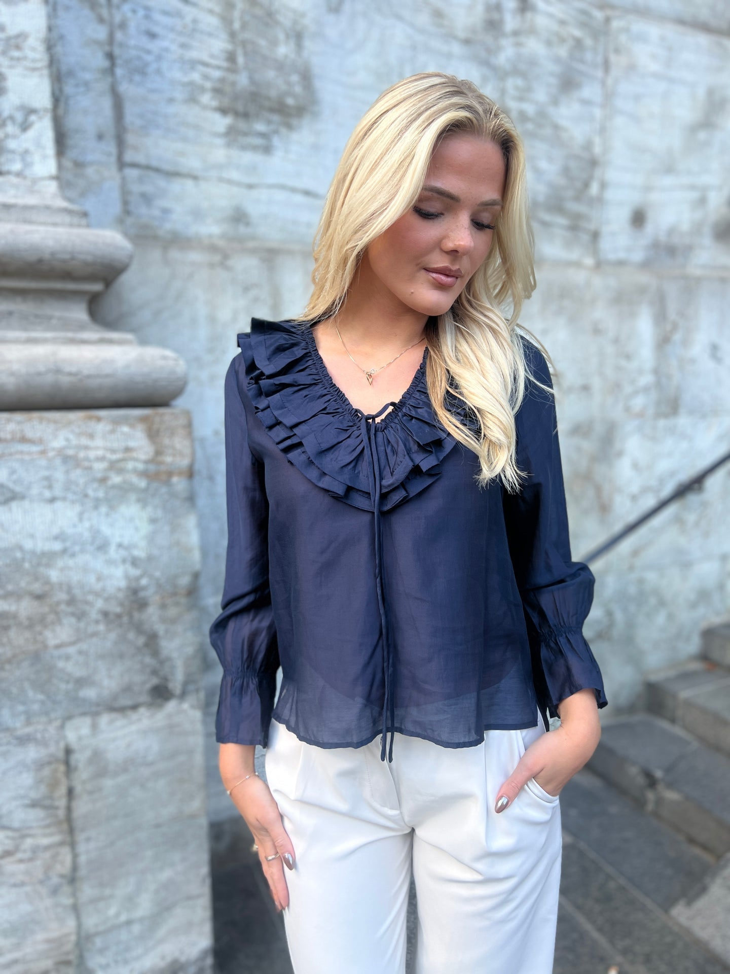 Continue - Bluse - Jody L/S - Navy blue