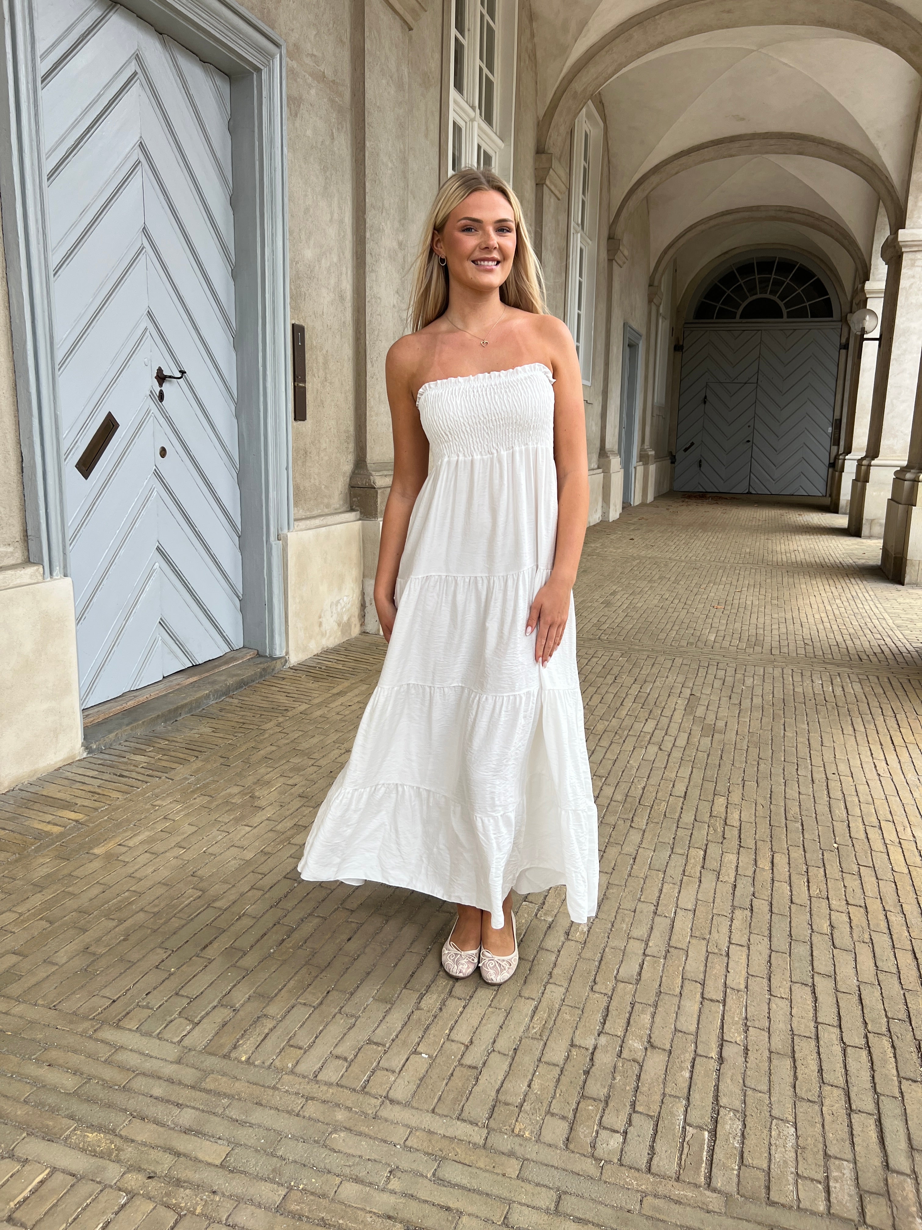 Syma white summer dress