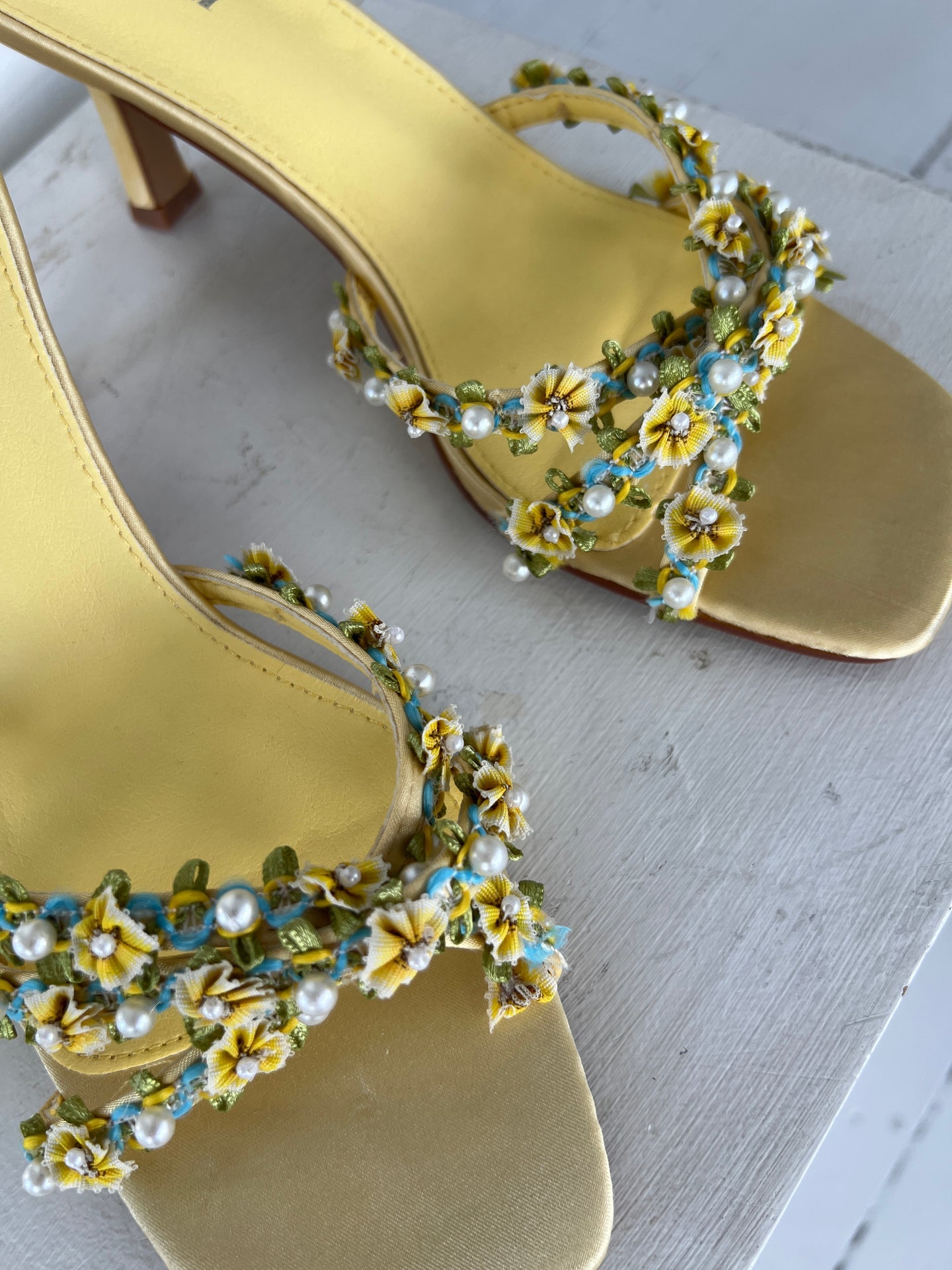 Steph yellow sandal