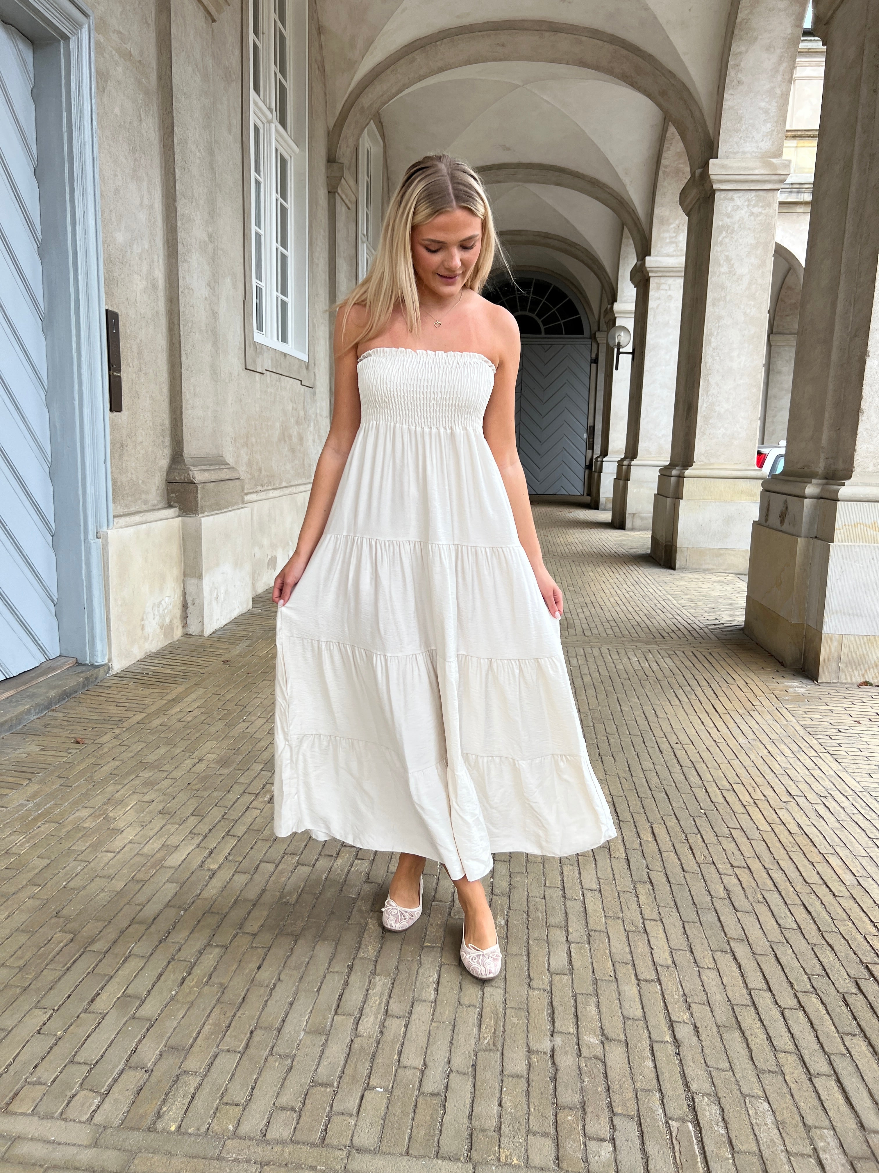 Syma beige summer dress