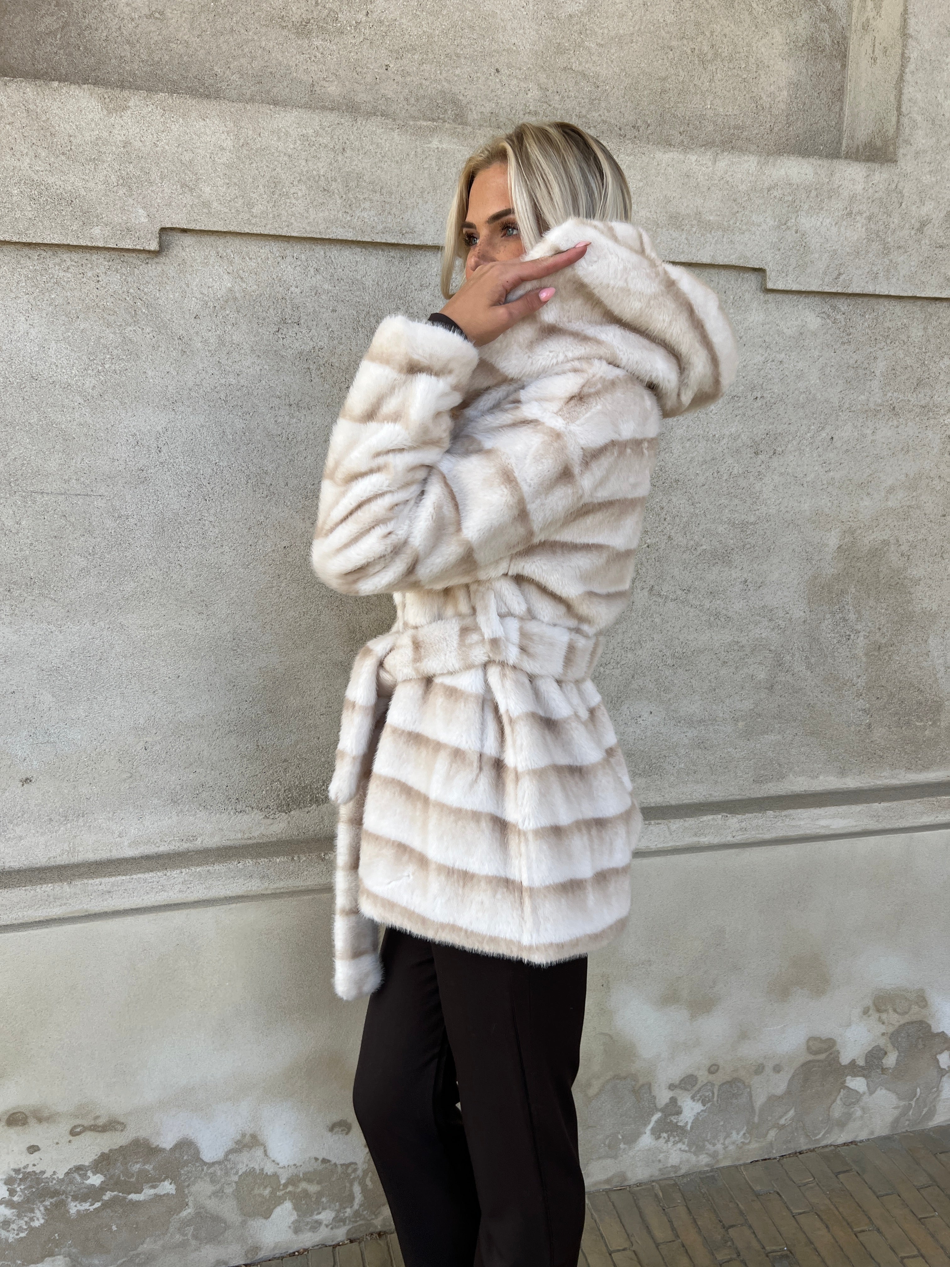 Flam beige fake fur jakke