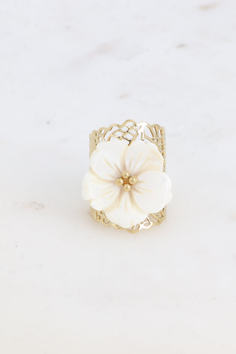 Bohm wide pearly floral ring