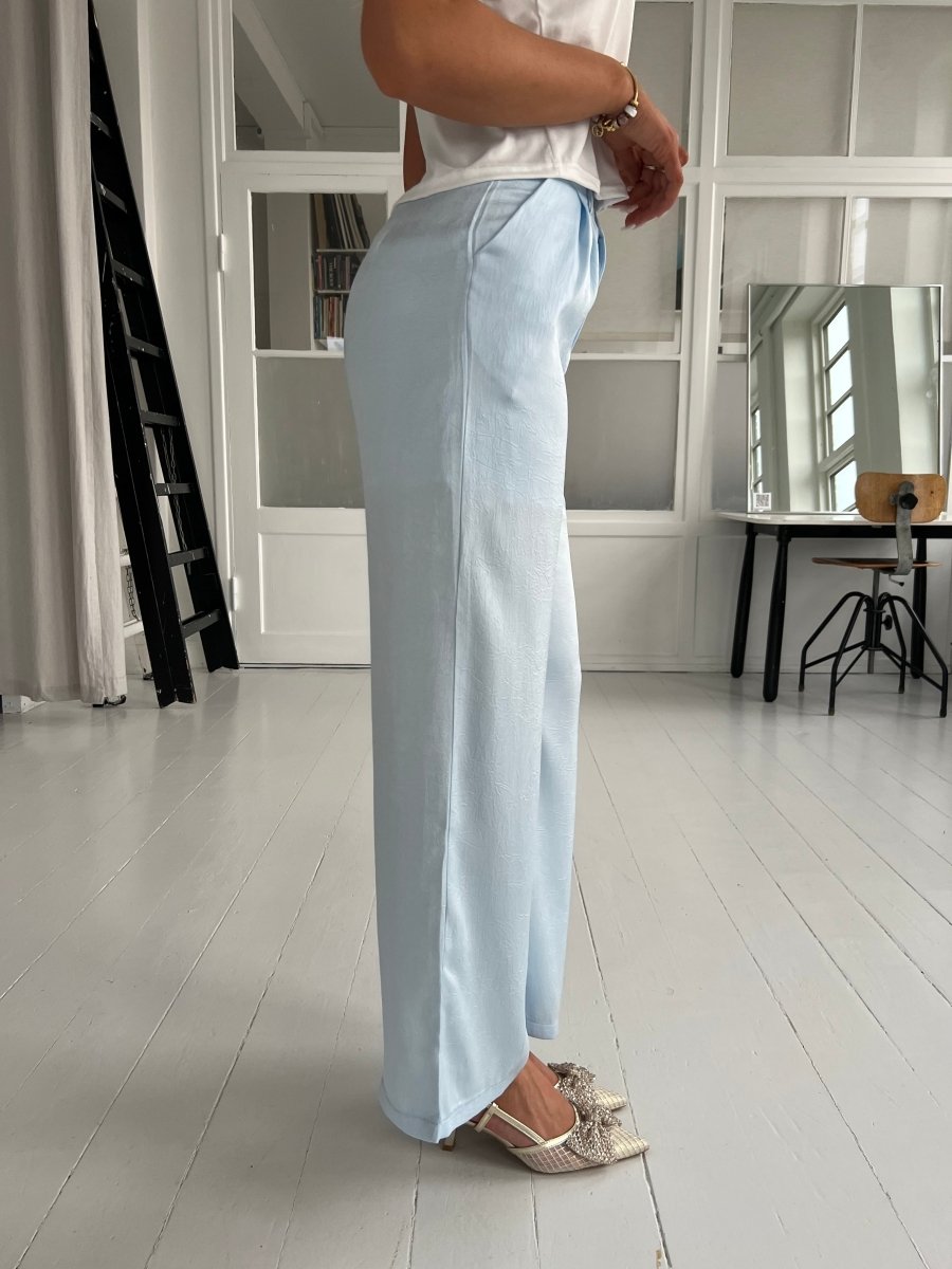 Elli White turquis satin pants - Aaberg DK