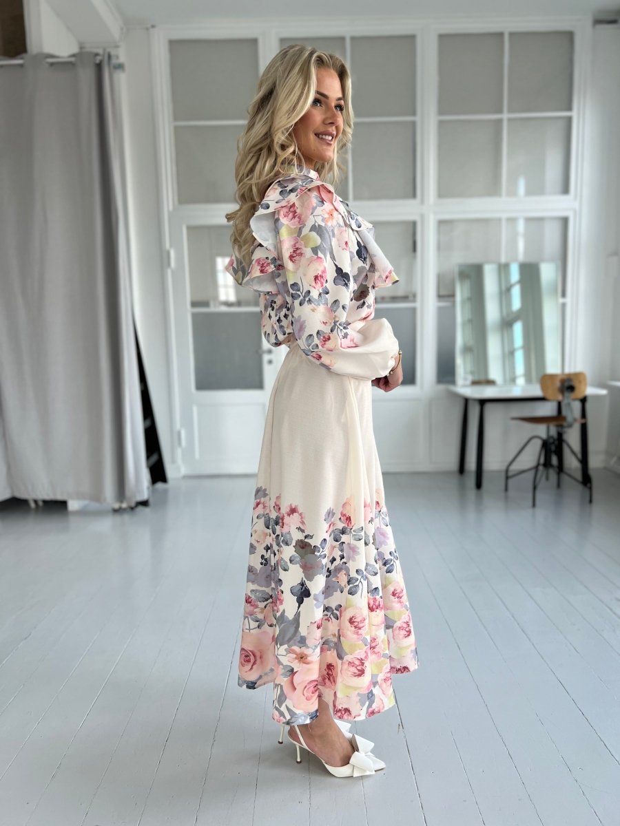 Elsa beige flower set - Aaberg DK