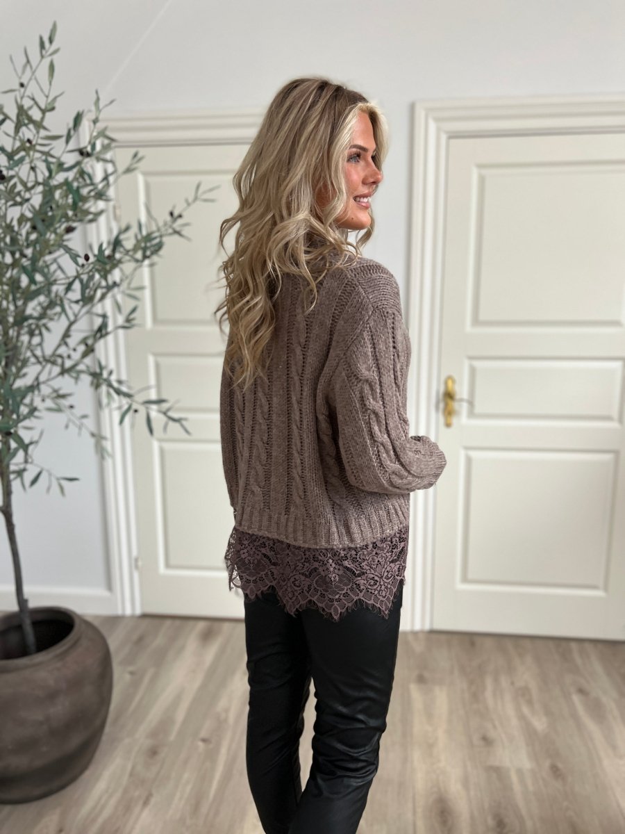 Estee taupe sweater with lace - Aaberg DK