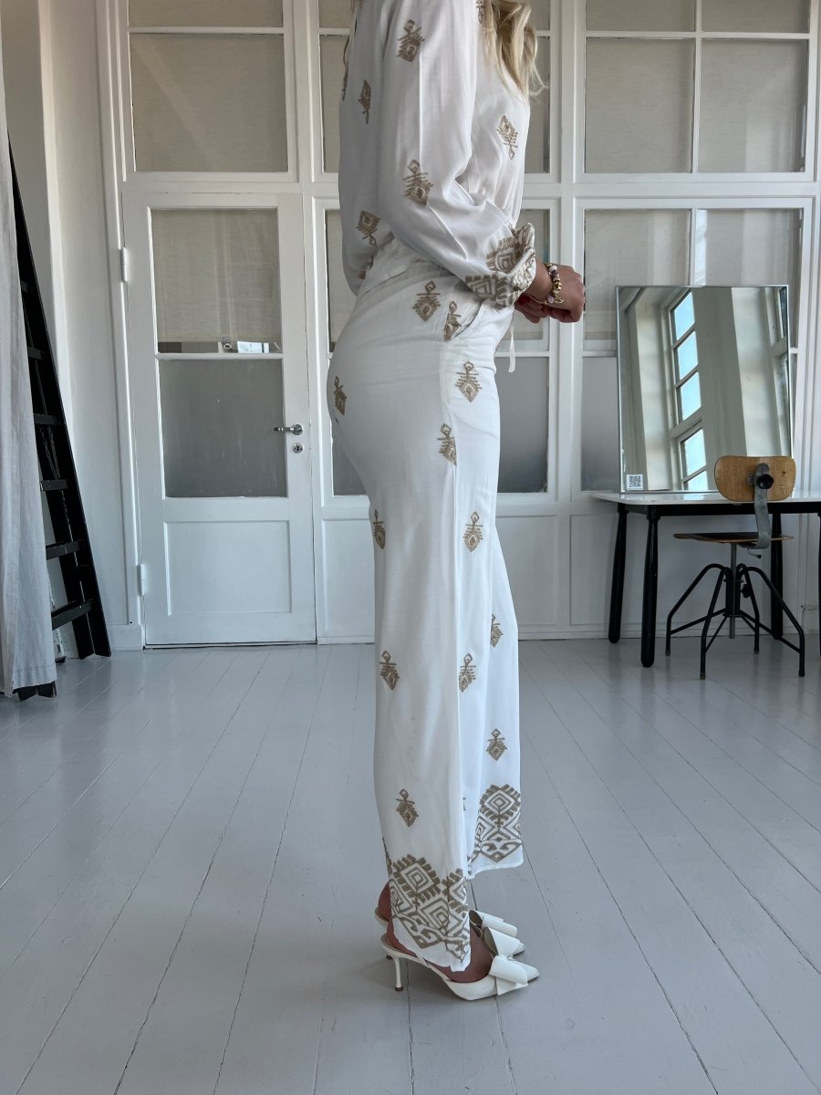 Exquiss White/gold pants - Aaberg DK