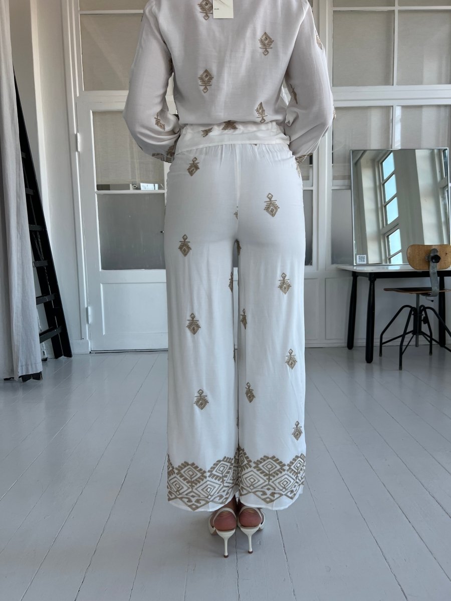 Exquiss White/gold pants - Aaberg DK