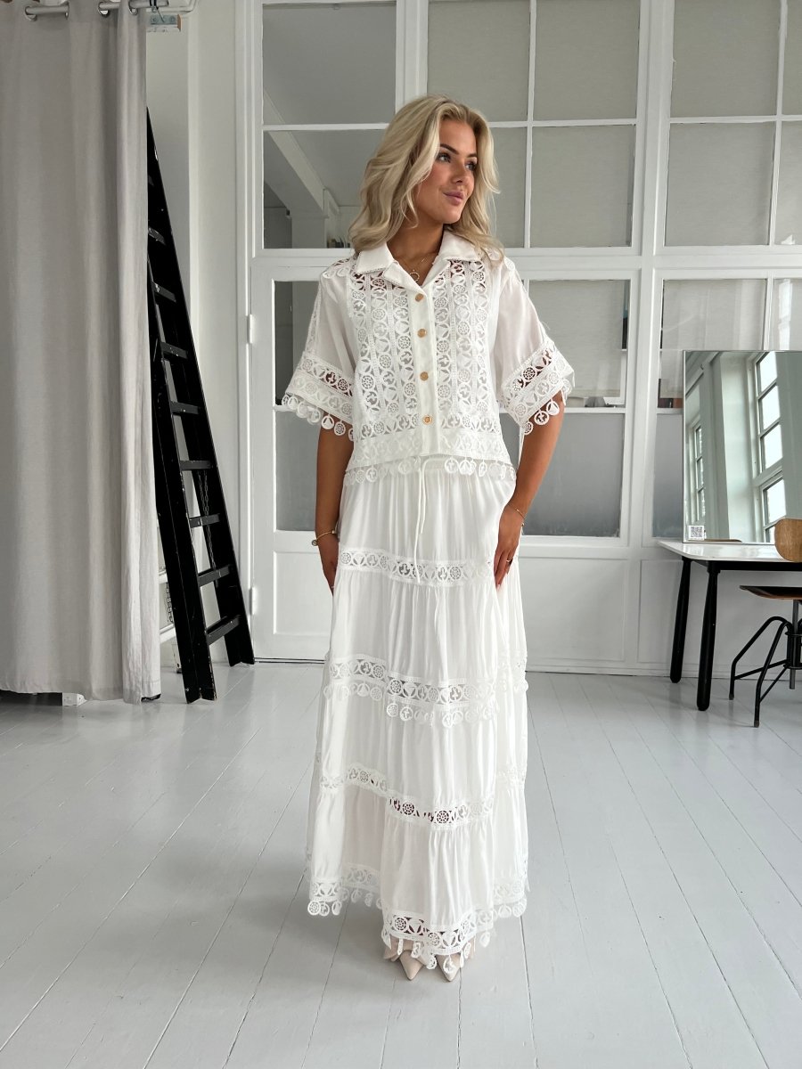 Liva white lace set - Aaberg DK
