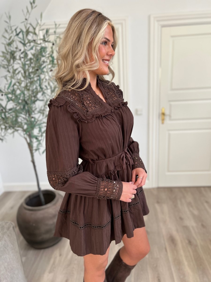 Mochy brown lace dress - Aaberg DK