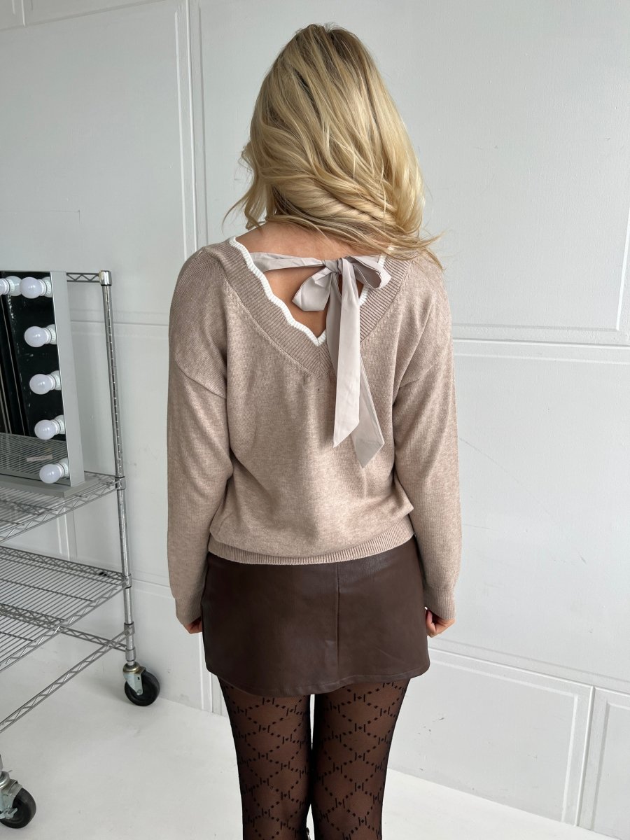 Rosy Days V - Neck Sweater with Bow Detail - Aaberg DK