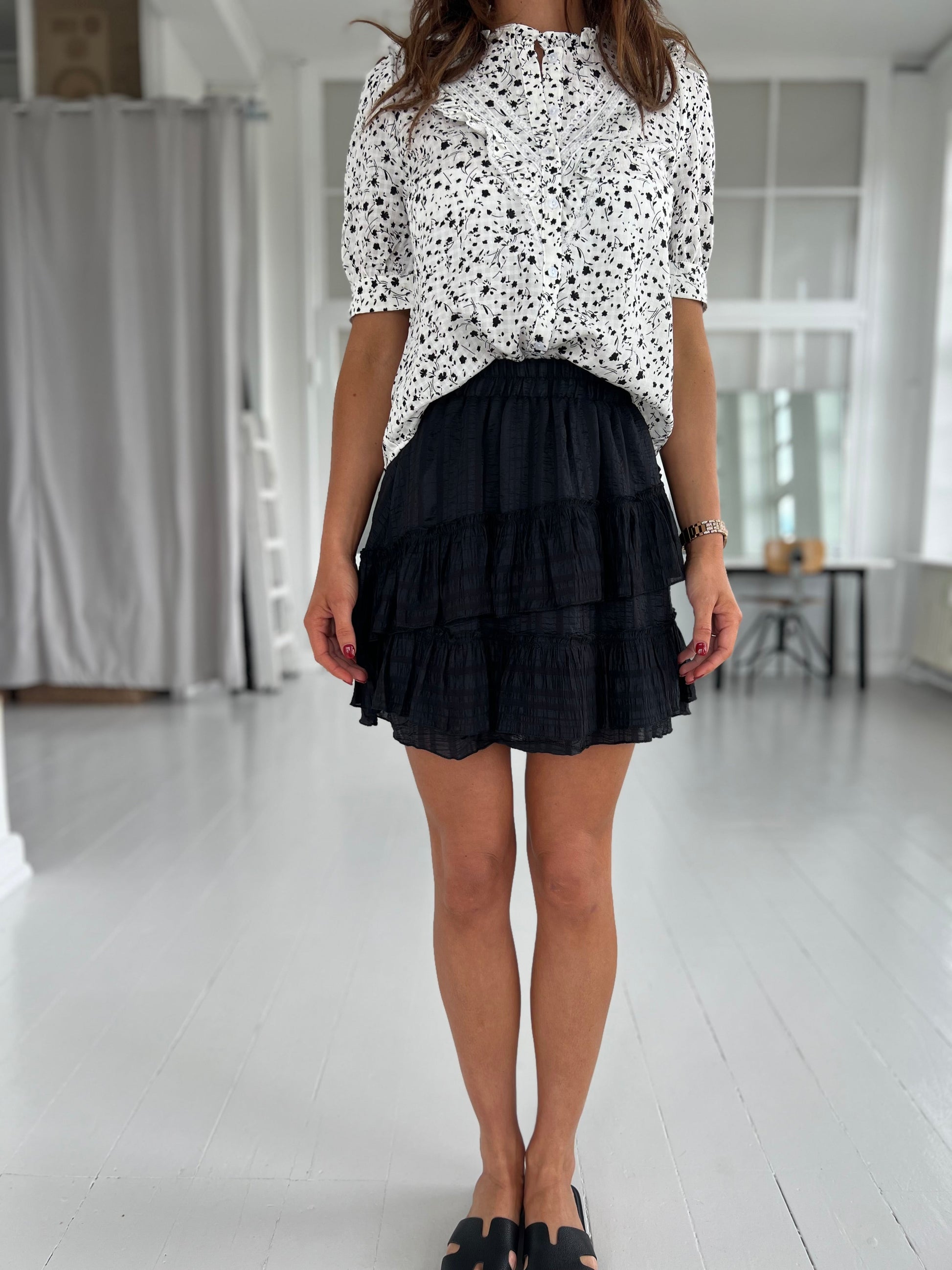 Lucce black short skirt (8866)-nederdel-Åberg CPH-Åberg Copenhagen DK