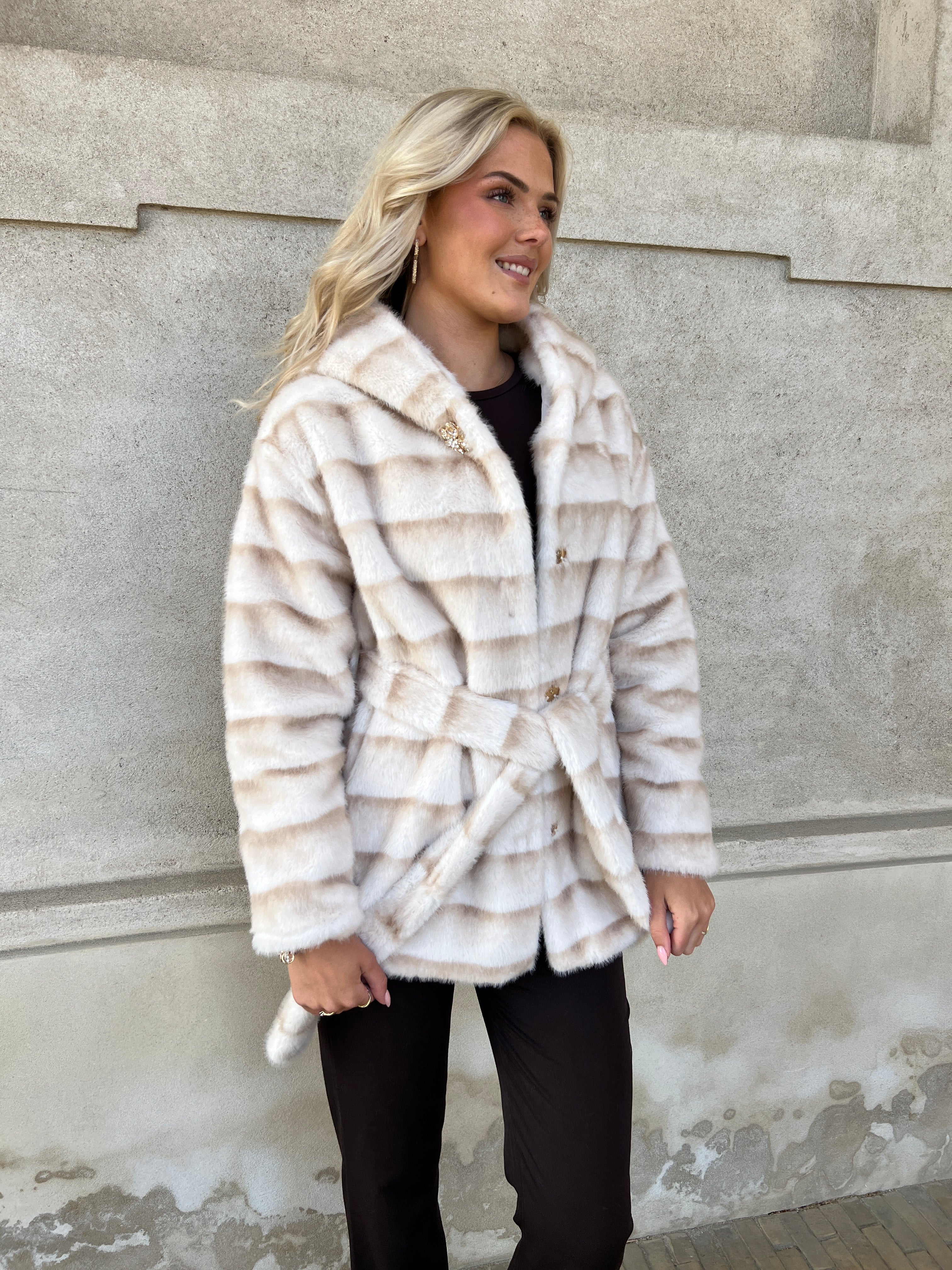 Flam beige fake fur jakke
