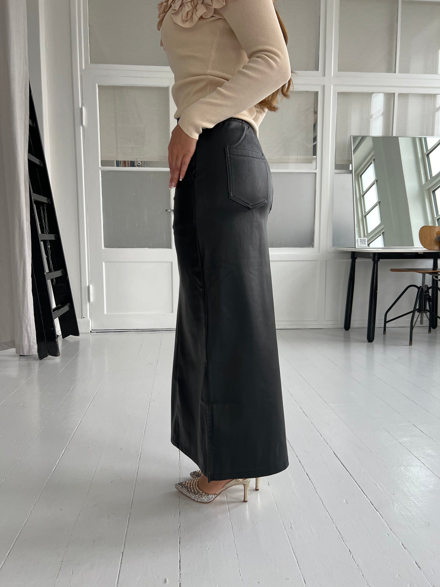 Its may black skirt (9688)