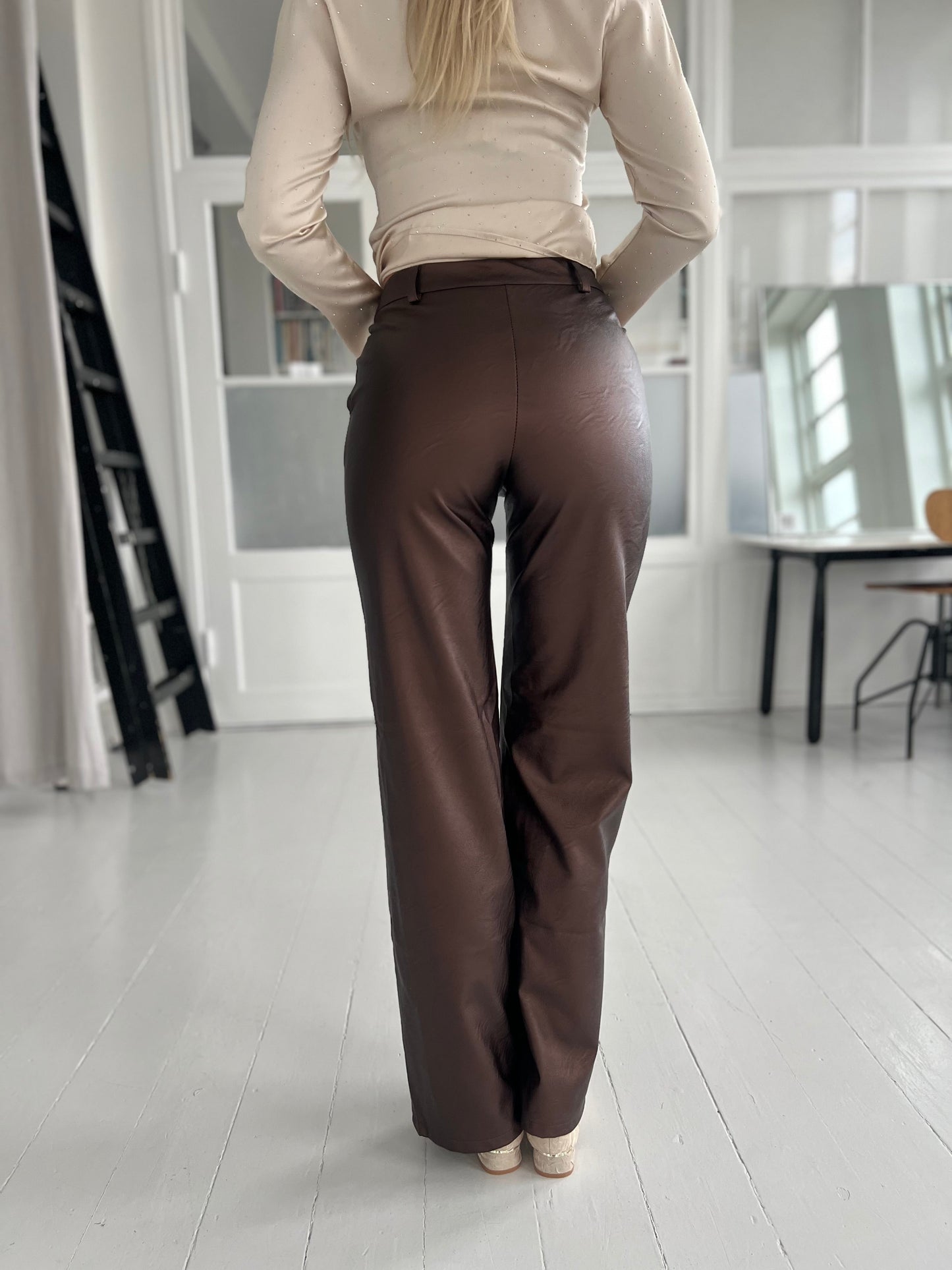 Eight Paris bronze metallic pants (3171)