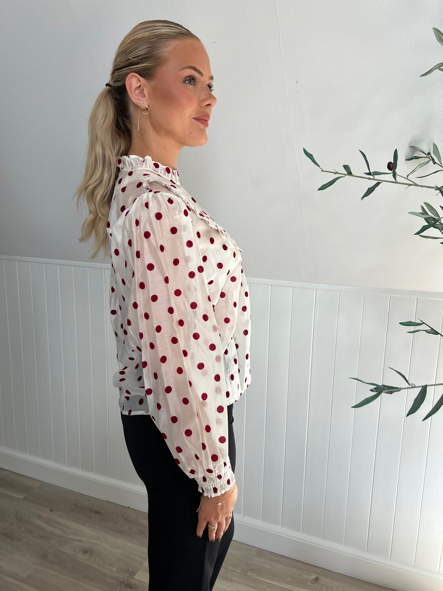 Continue Silke dot shirt White - Åberg Copenhagen