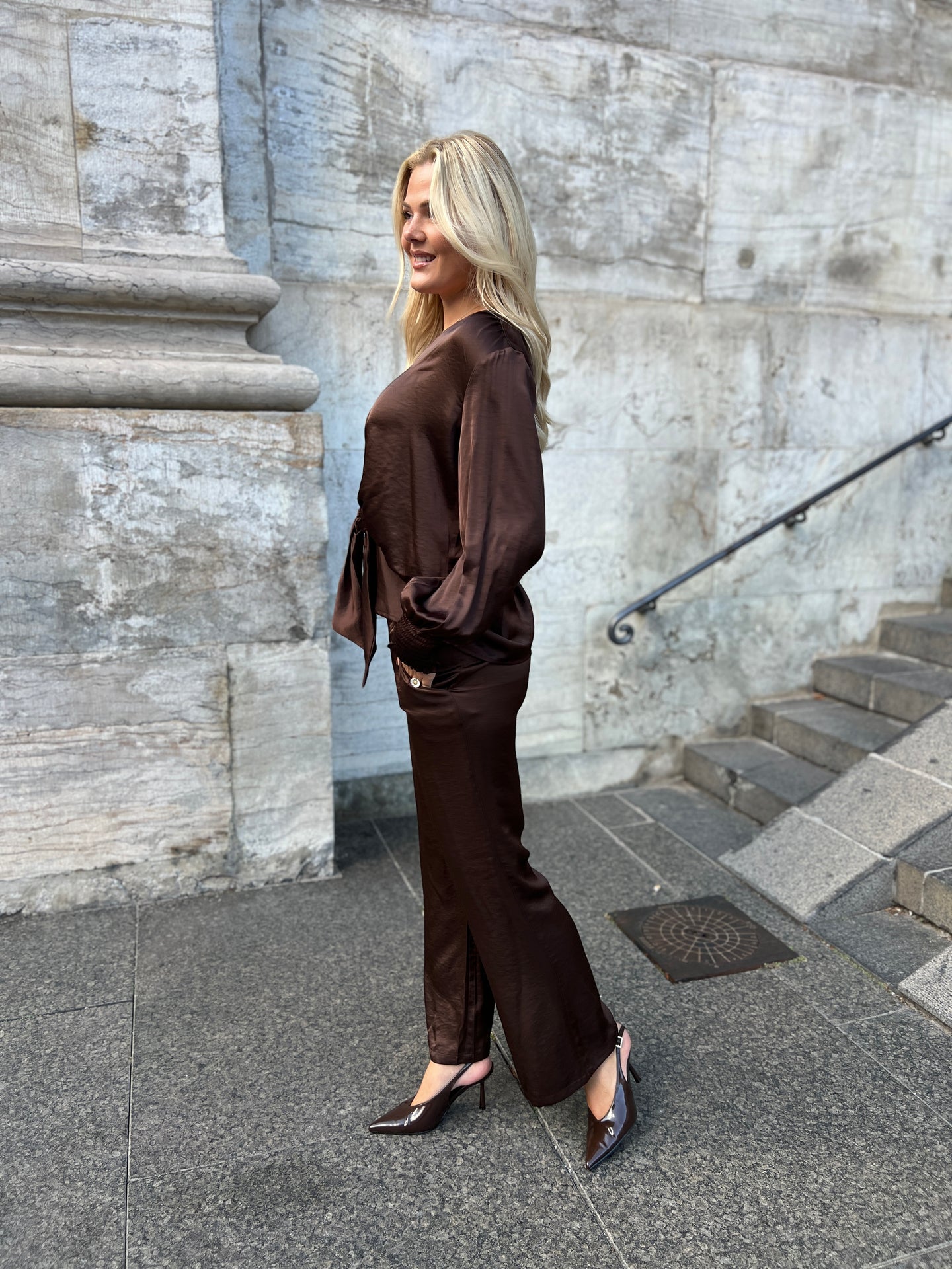 Continue - Bukser - Roberta Satin -brun