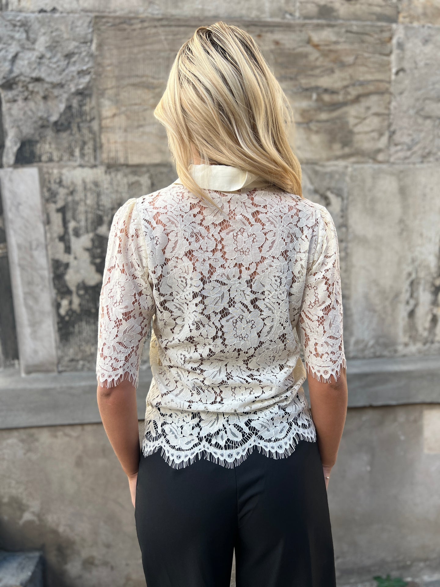 Continue PALOMA LACE BLUSE white