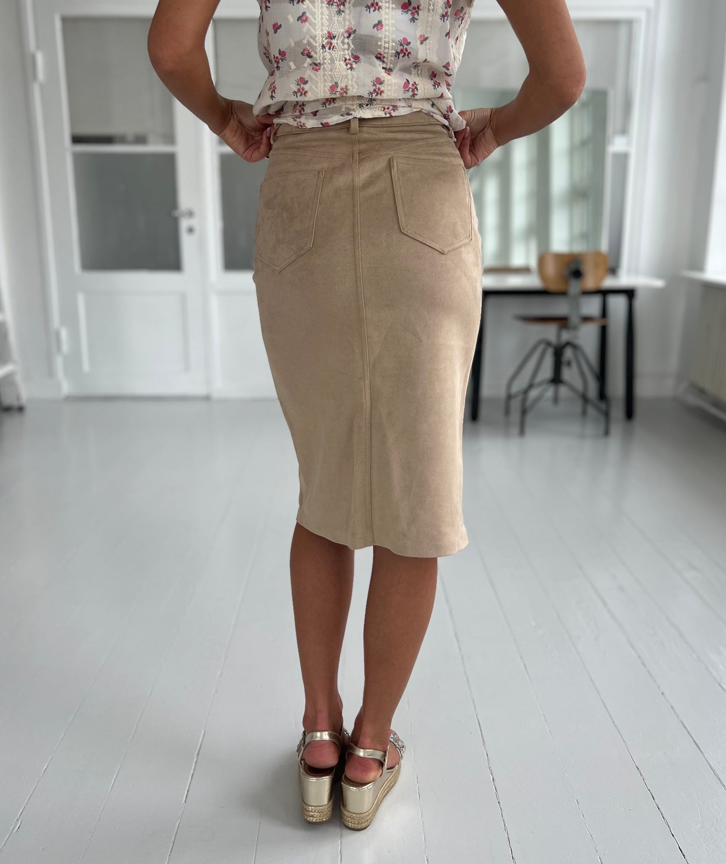 LM beige nubuck skirt-Tøj-Åberg-Åberg Copenhagen DK