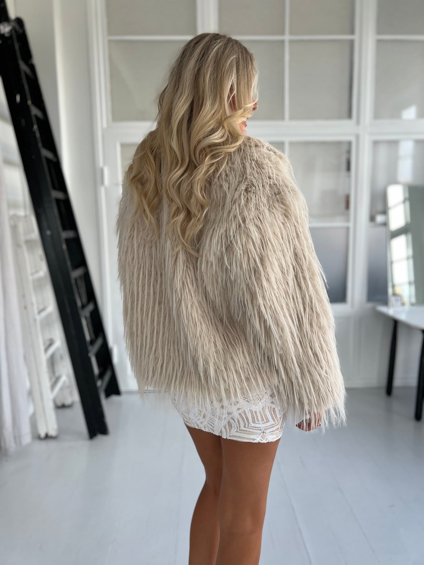 Flam beige fluffy faux fur (2219)