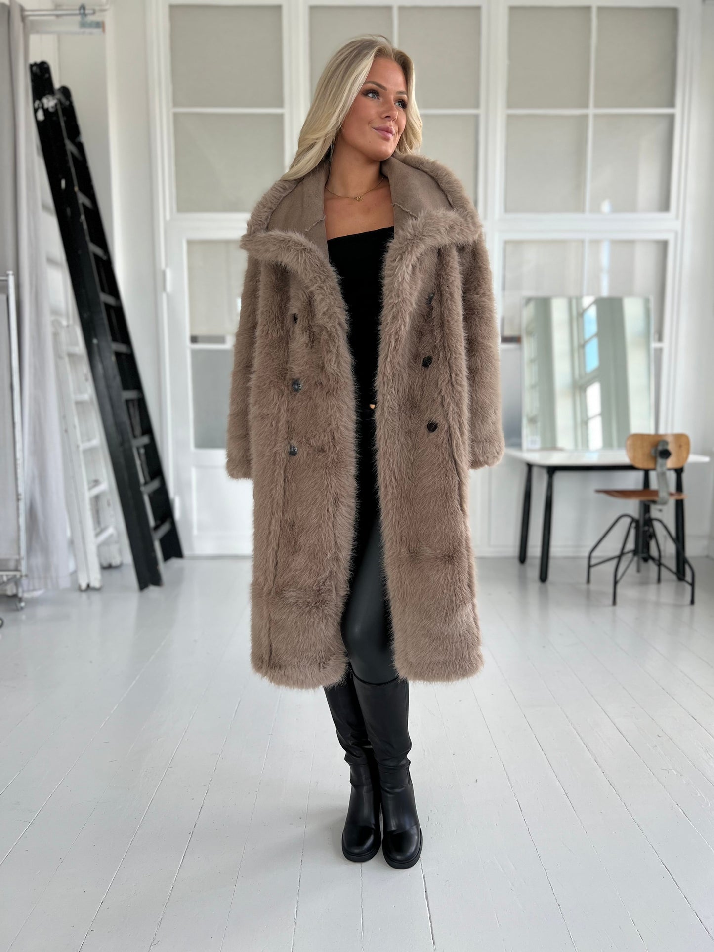 Flam taupe faux fur frakke (2212)