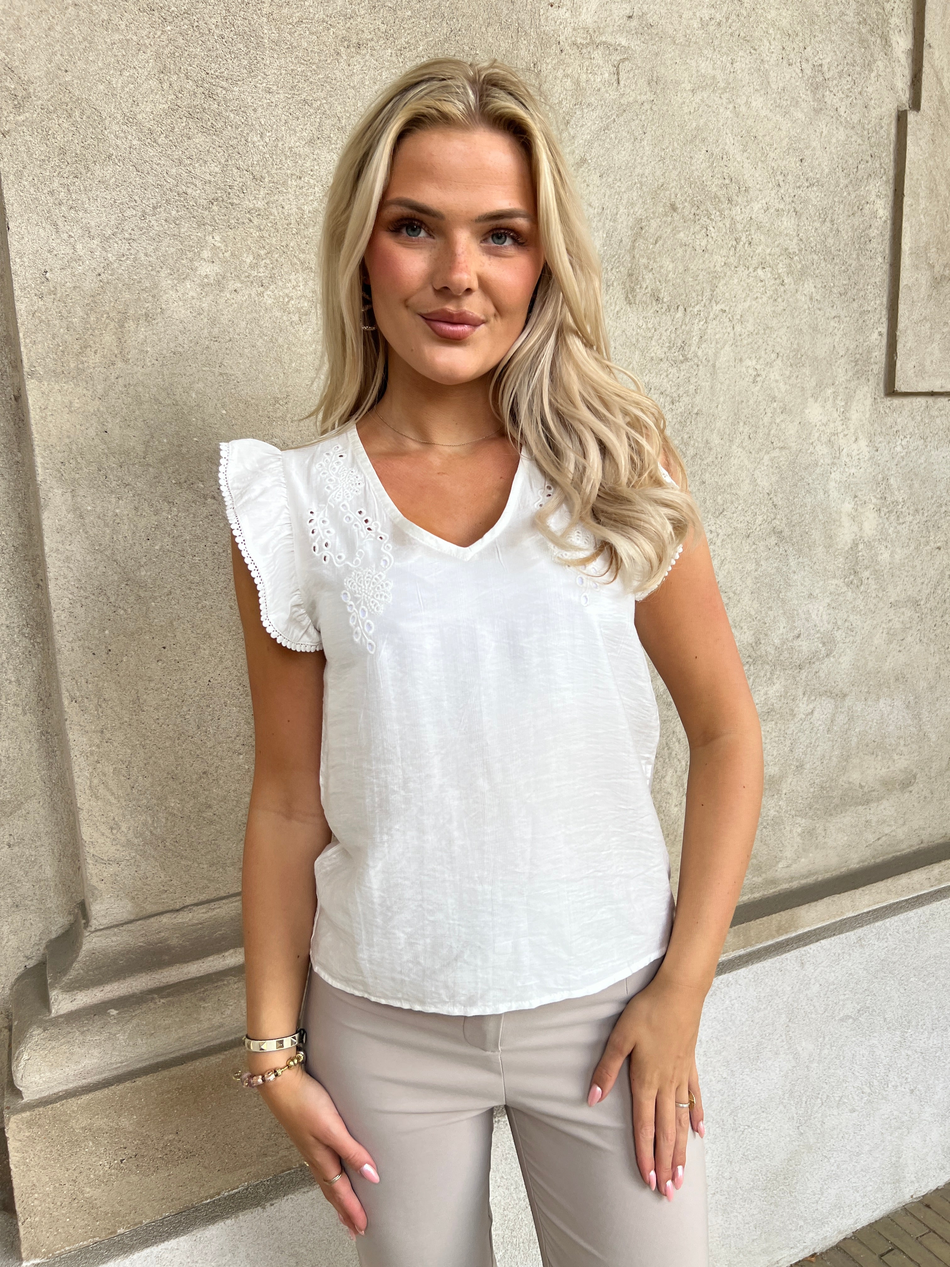 Emma Ella broderi top