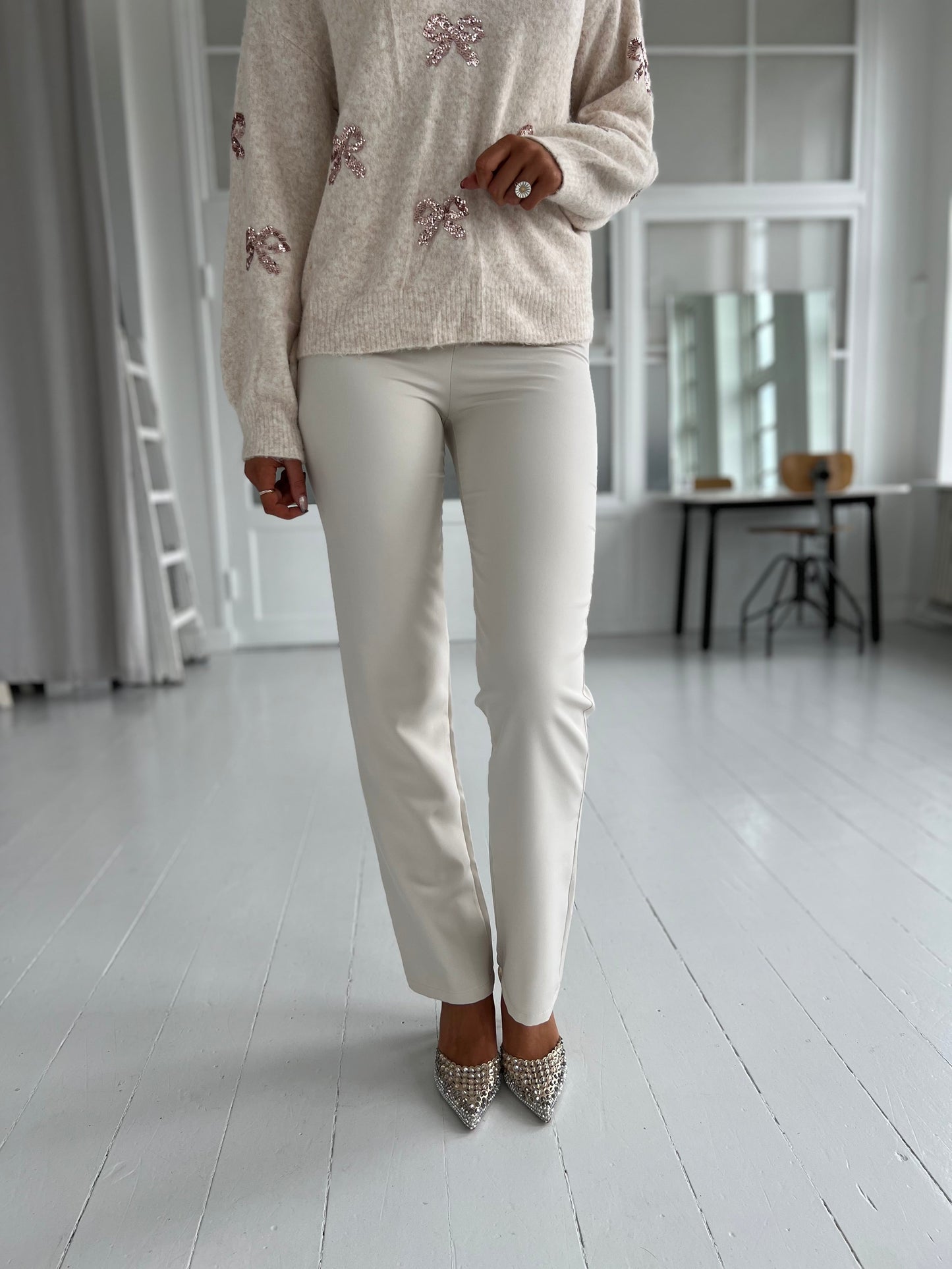 Eight paris creme pants (212)