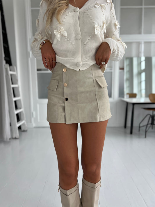 Azaka beige shorts (8881)