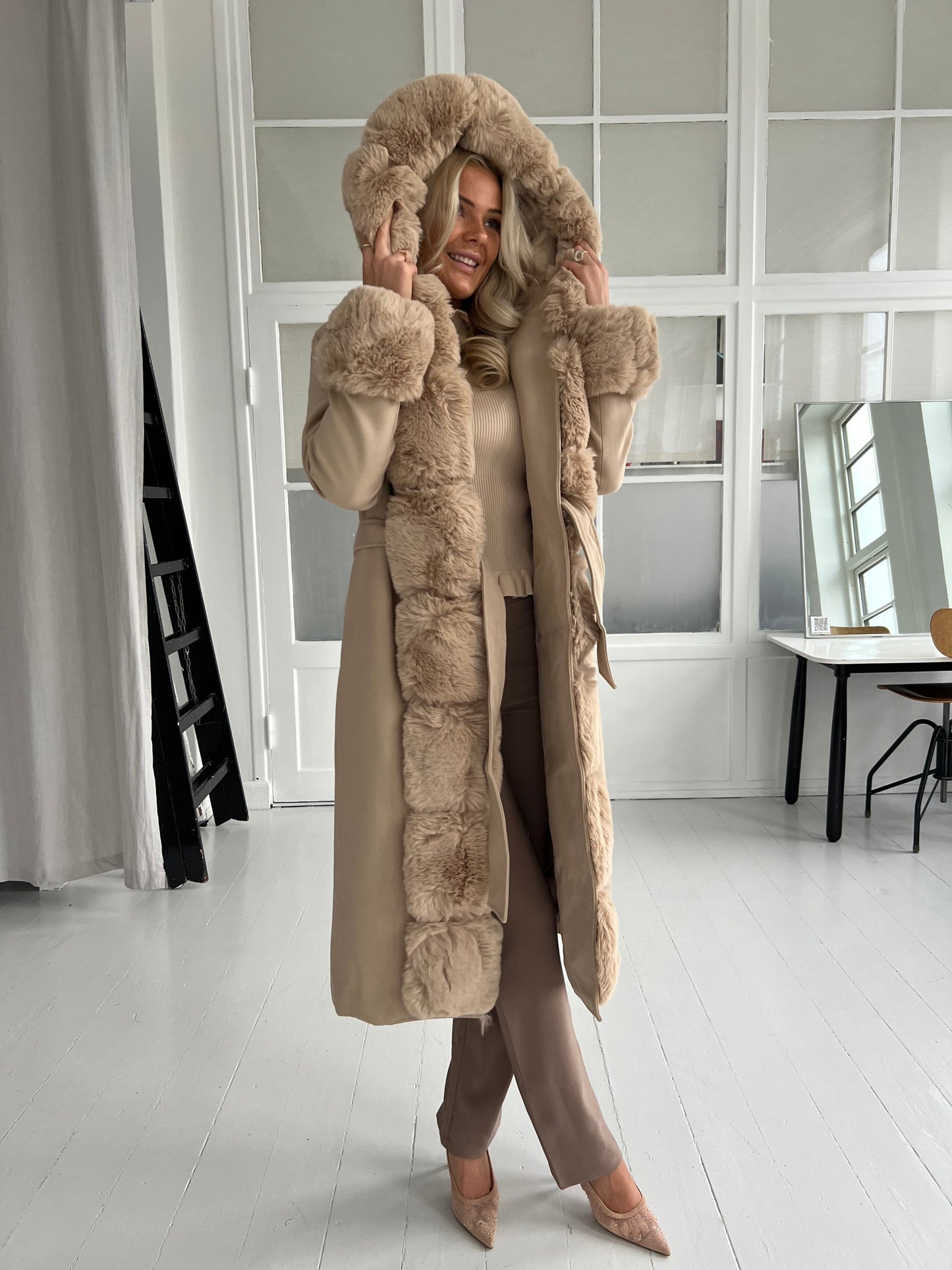 Copperose beige long hooded coat (7573)