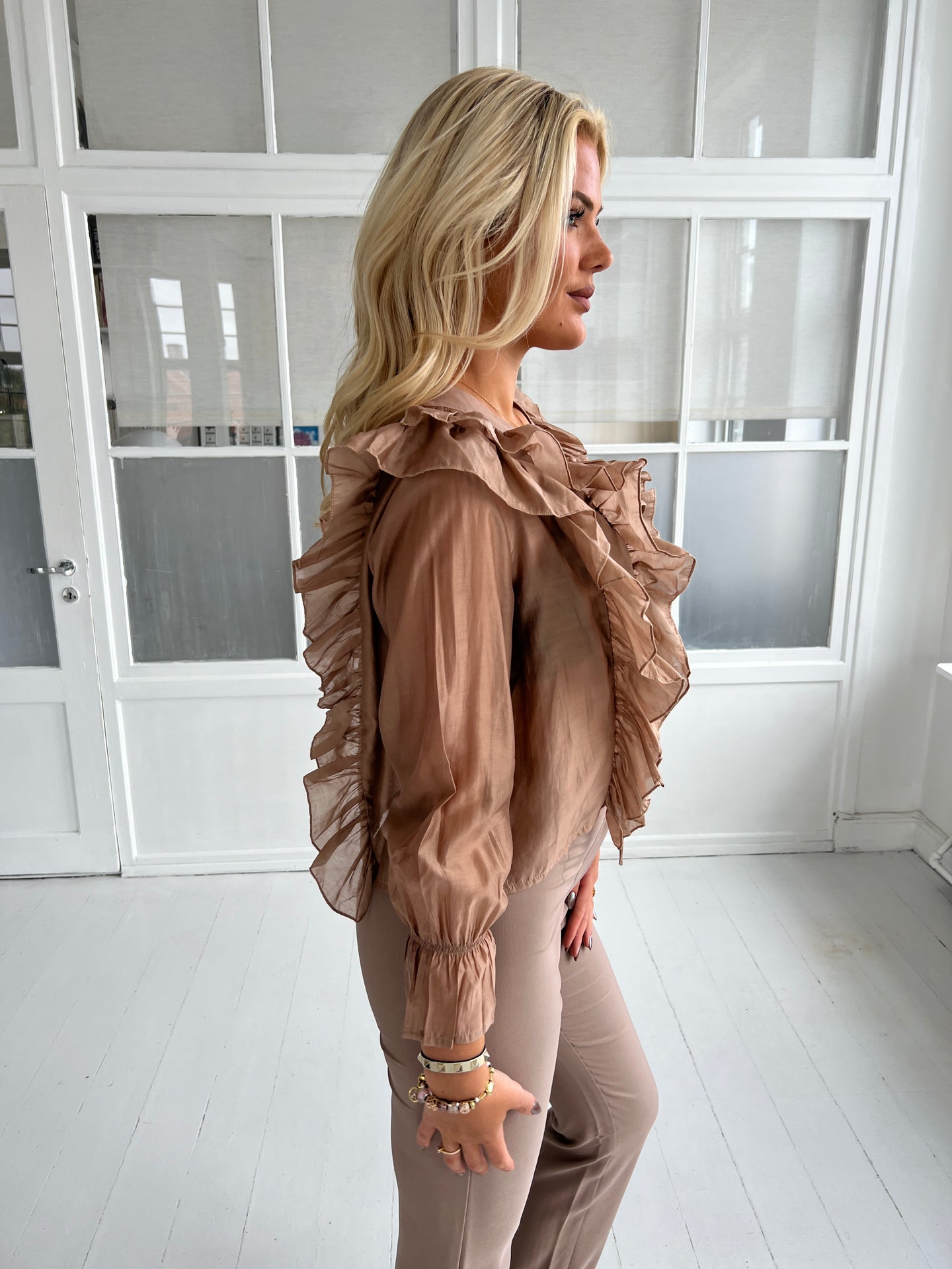 Continue Citta Nougat blouse - Åberg Copenhagen