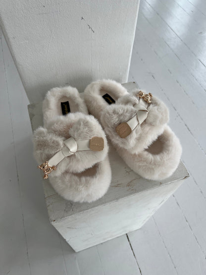 Lovie beige fluffy slippers