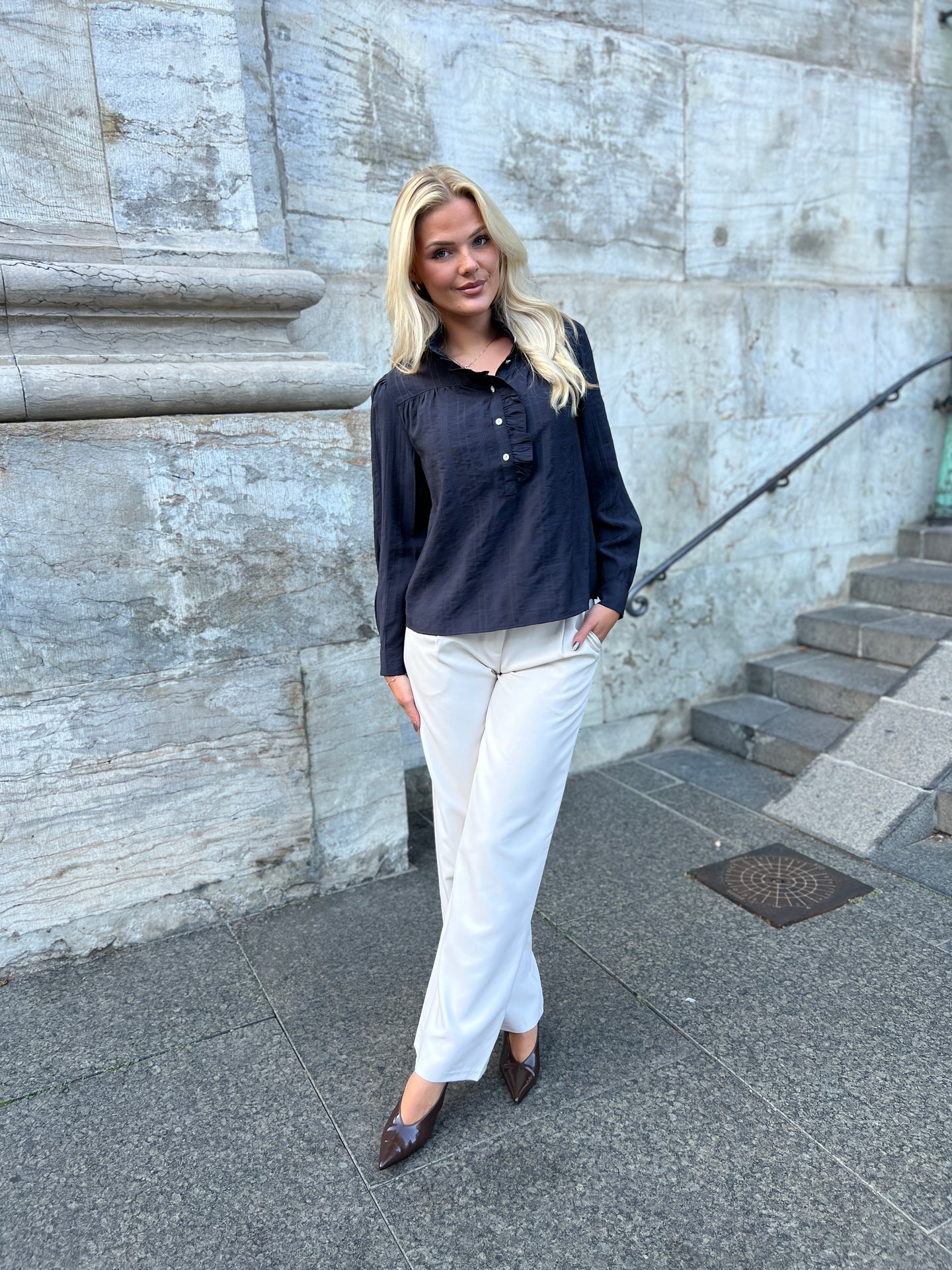 Eight Luxe cream trousers Long