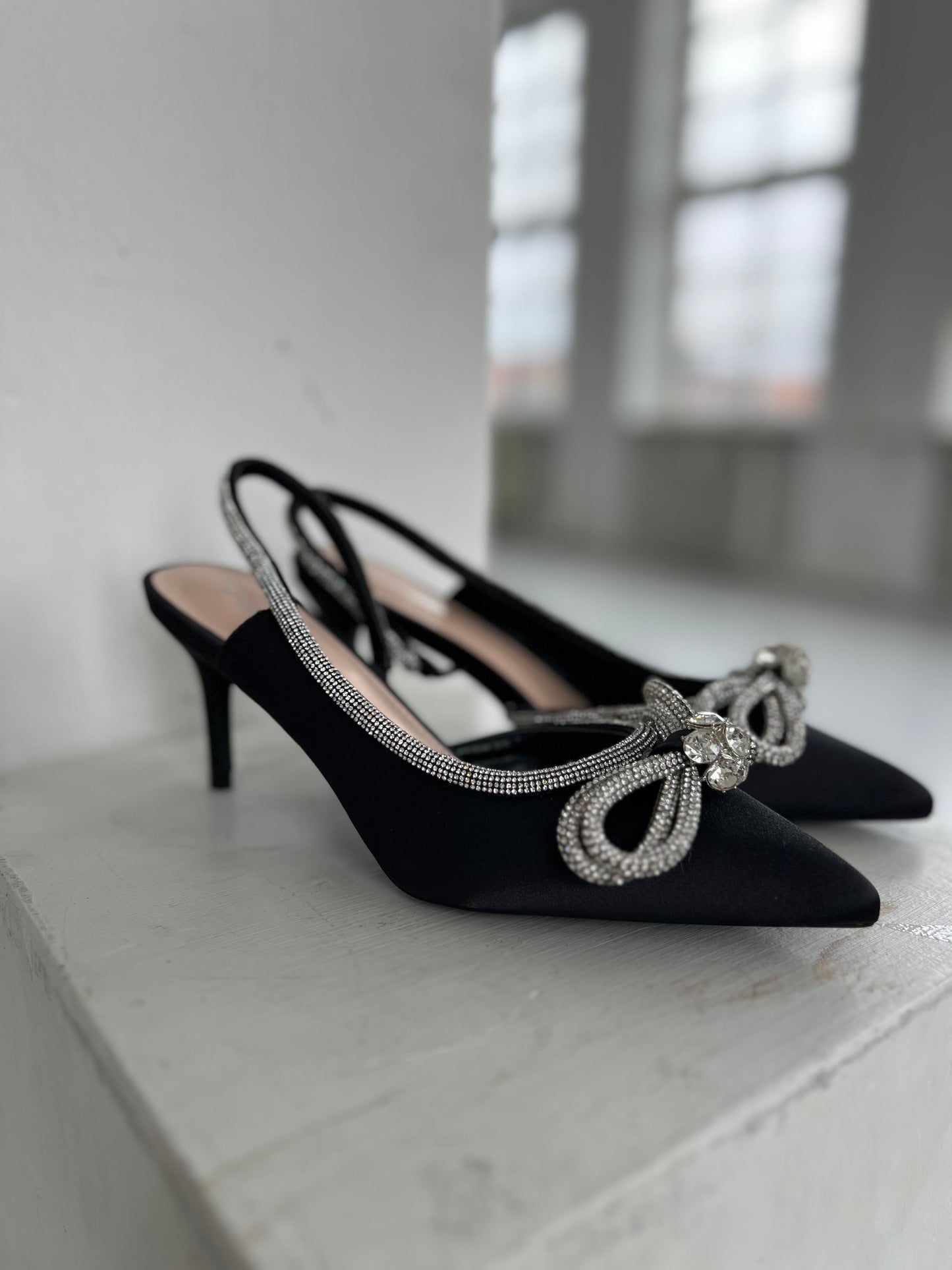 RandBe Black bow heels (611) fra webshoppen Aaberg Copenhagen