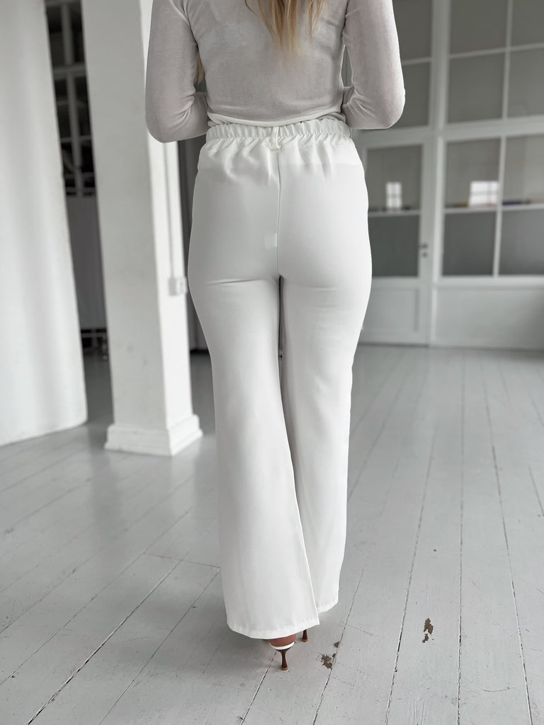Rosy white pants