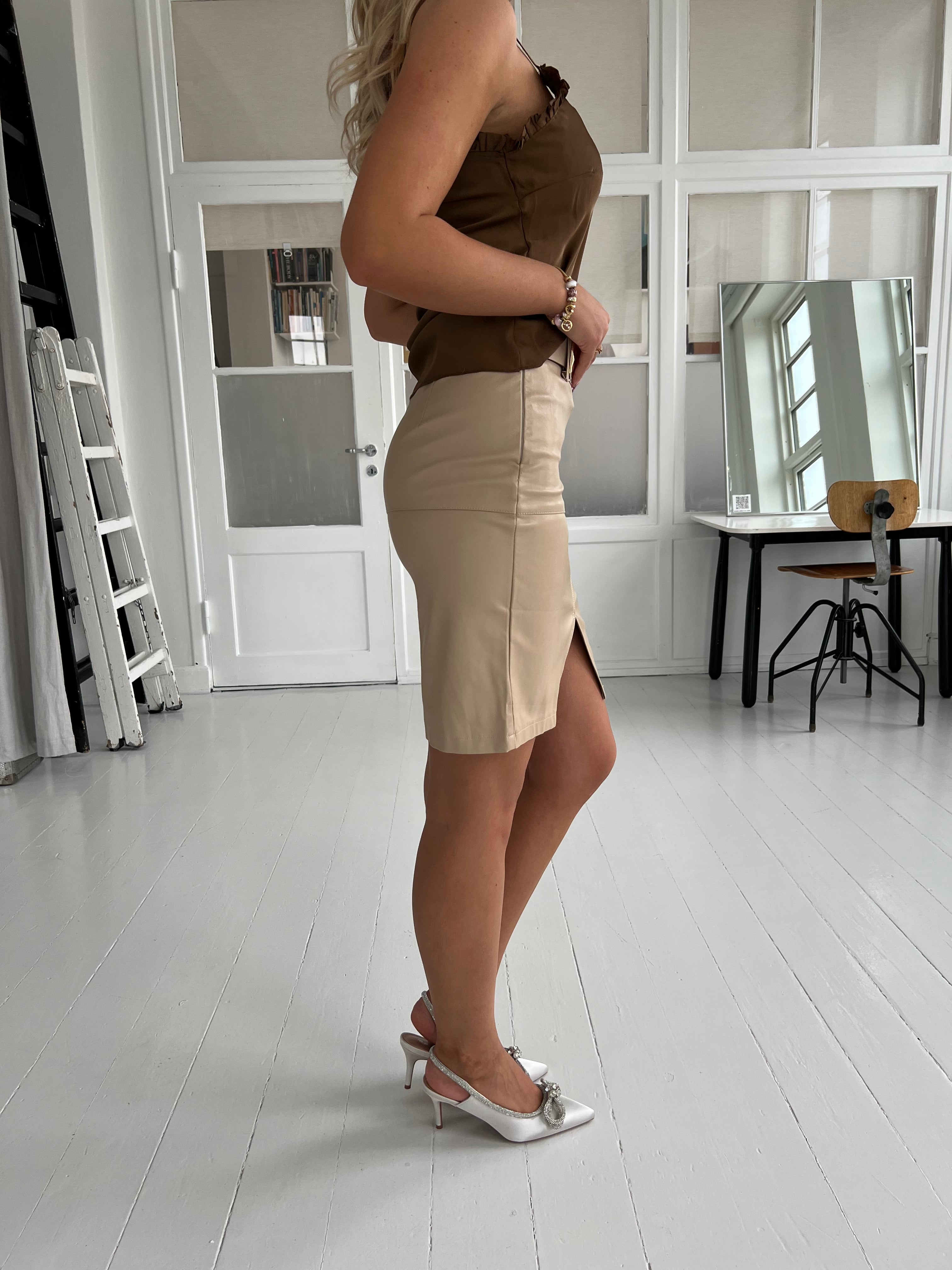 Its May Beige skirt