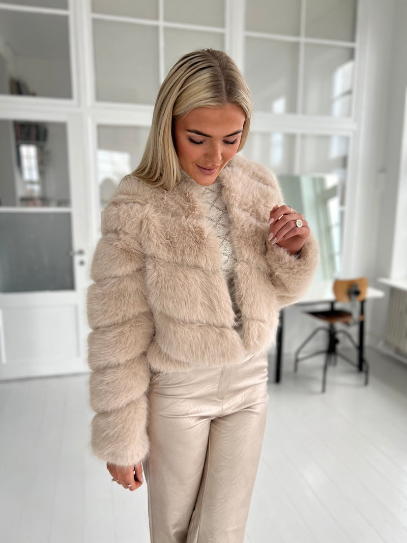 Choklate beige fake fur jacket