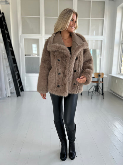 Flam taupe faux fur jakke (2213)-jakke-Aaberg Copenhagen