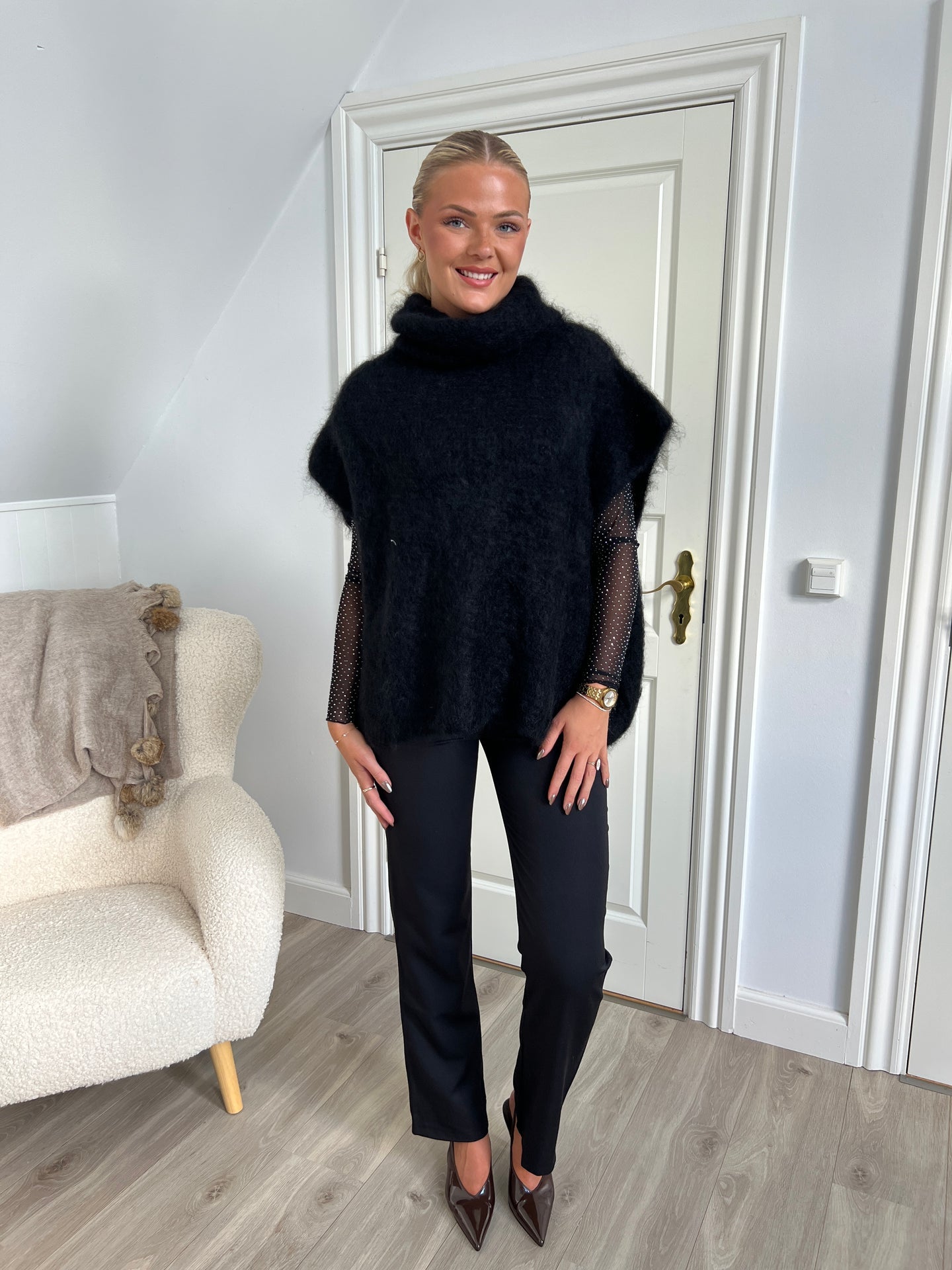 BJOERK rollneck vest sort - Åberg Copenhagen
