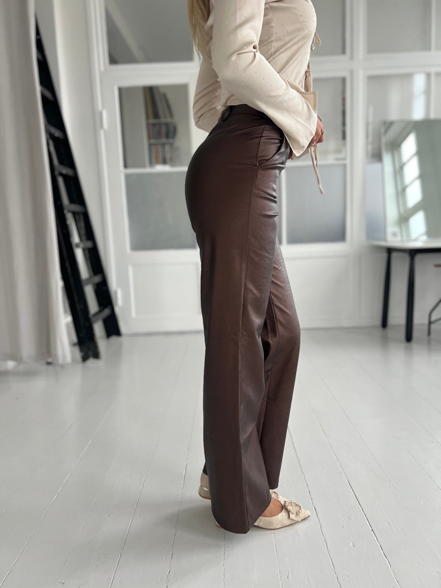 Eight Paris bronze metallic pants (3171)