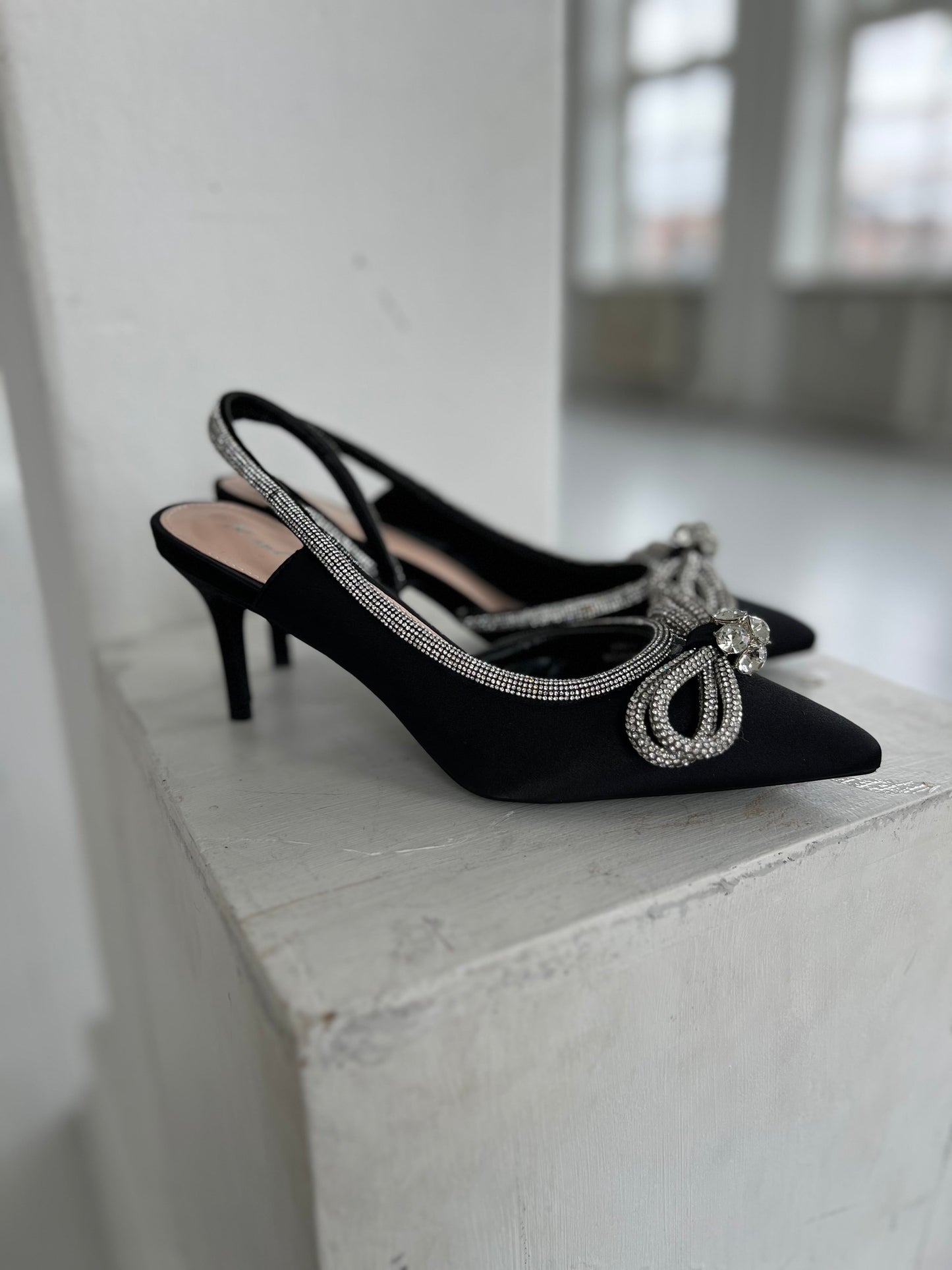 RandBe Black bow heels (611) fra webshoppen Aaberg Copenhagen