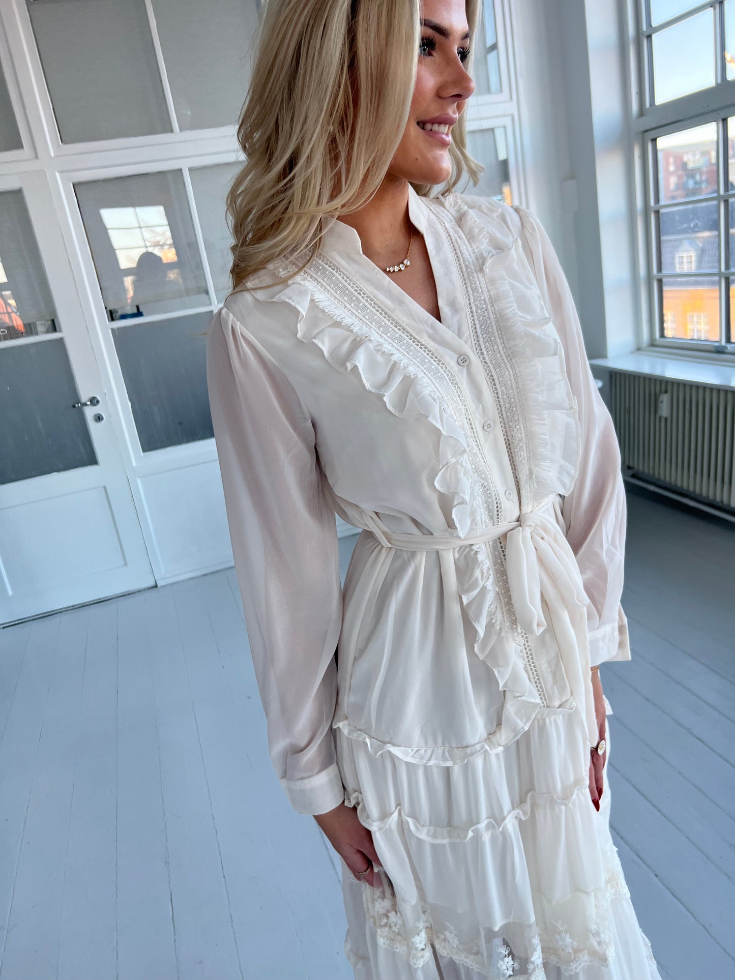 Flam beige chiffon dress