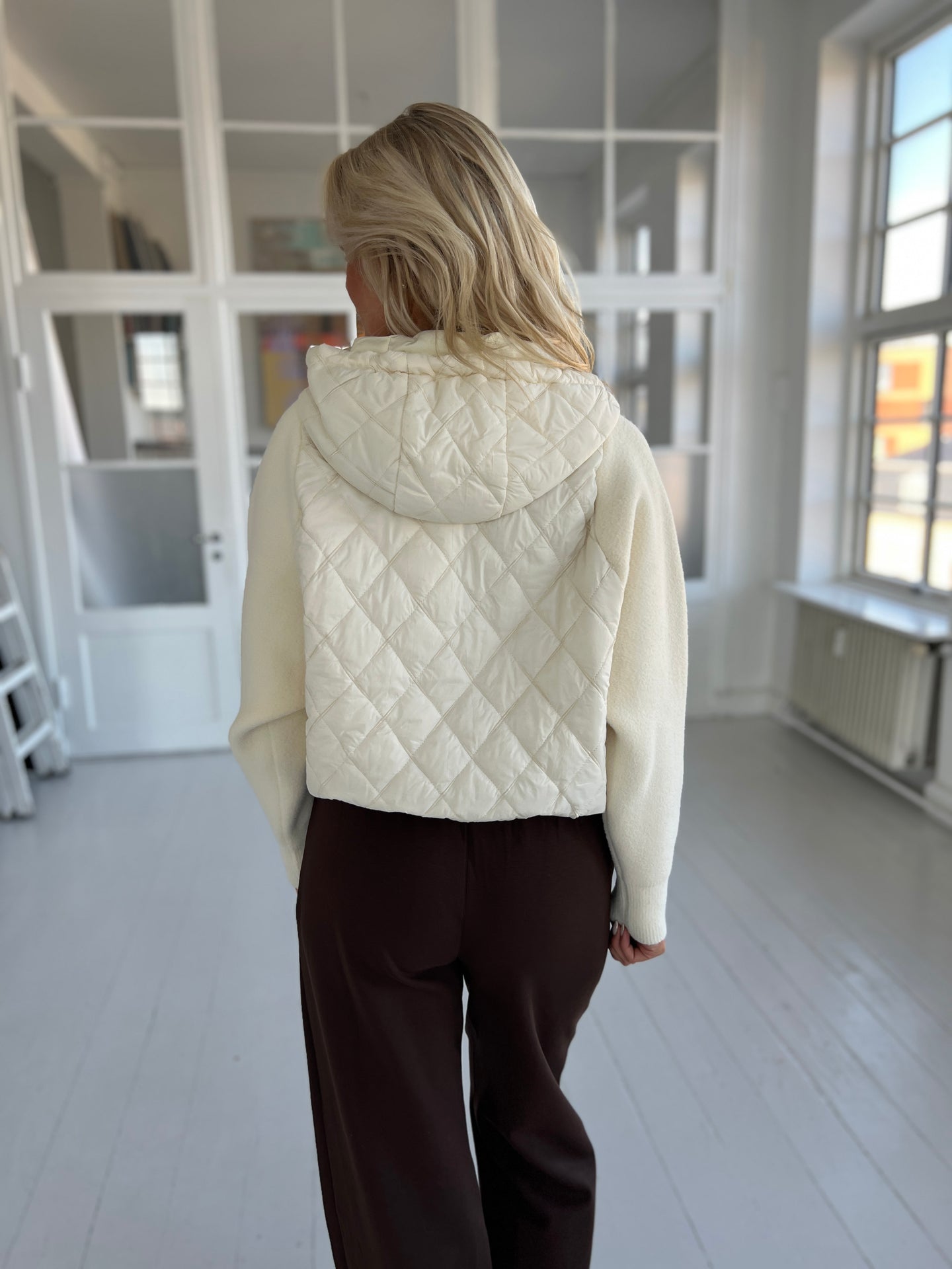 Azaka white cardigan jacket
