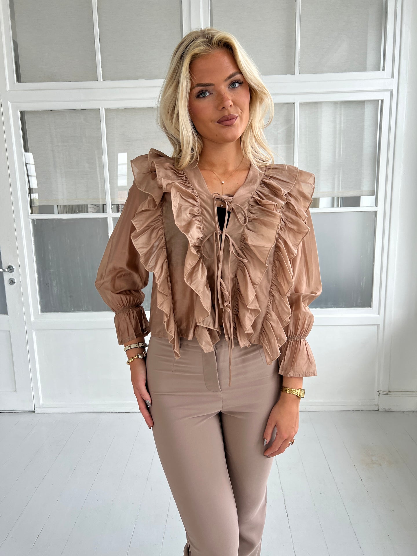 Continue Citta Nougat blouse - Åberg Copenhagen