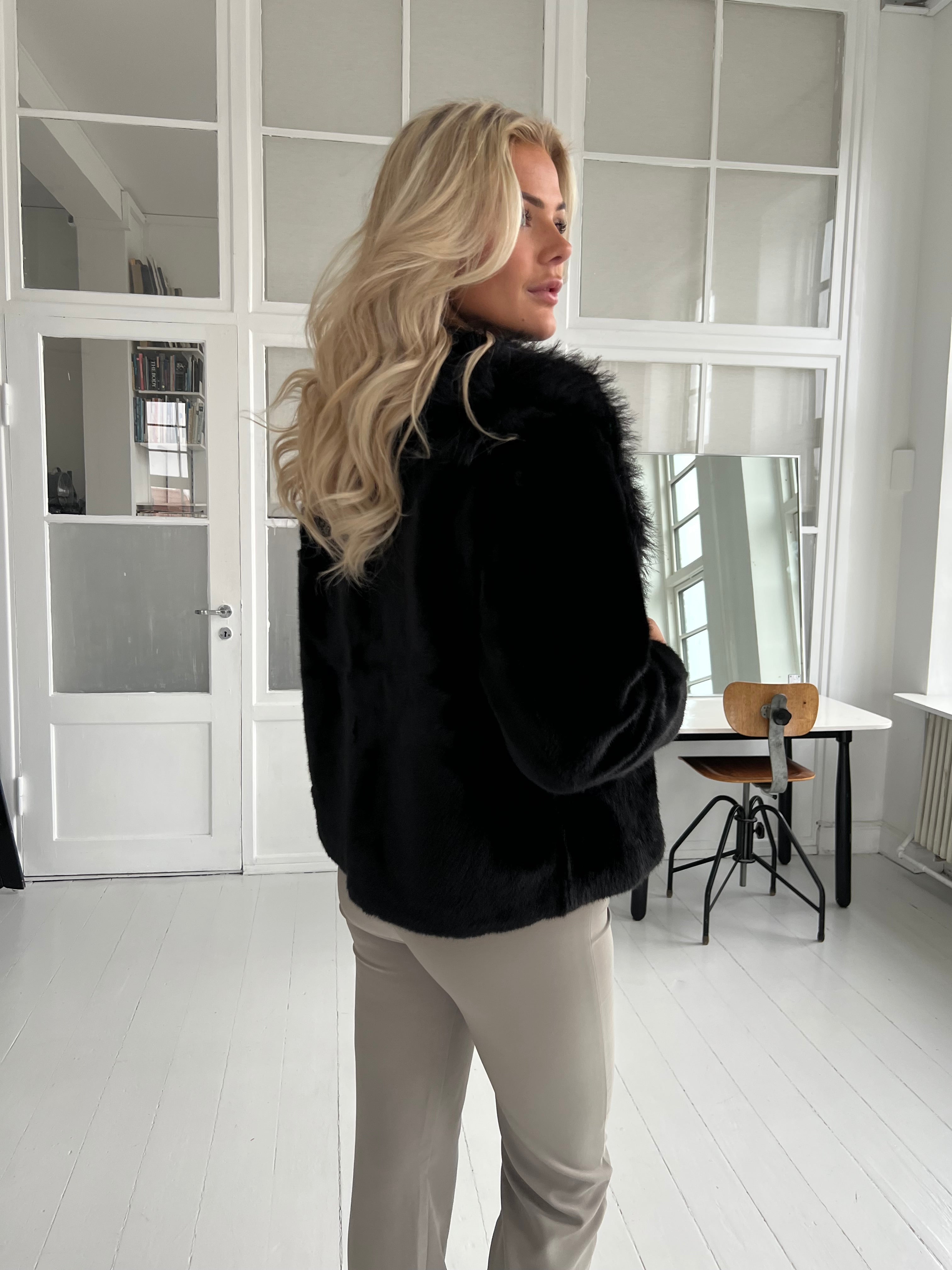 Azaka ekslusive black jacket